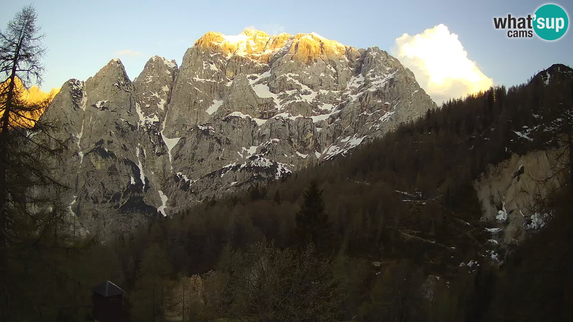 Vršič LIVE Webcam Haus Erjavčeva – Blick auf PRISOJNIK – Slowenien