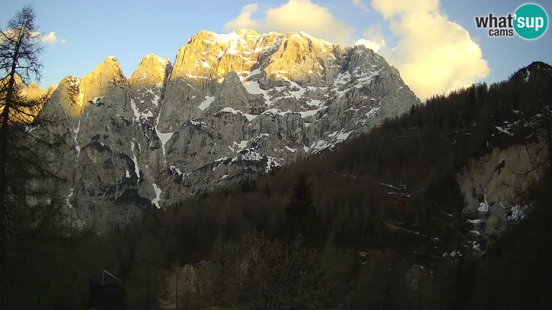 Vršič camera en vivo Casa Erjavčeva – vista a PRISOJNIK – Eslovenia
