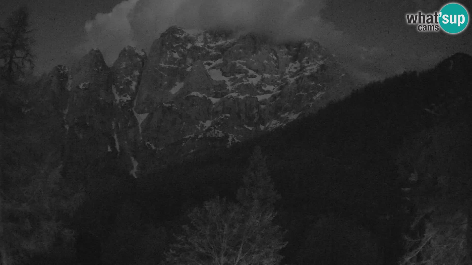 Webcam Vršič LIVE maison Erjavčeva – vue sur PRISOJNIK – Slovénie