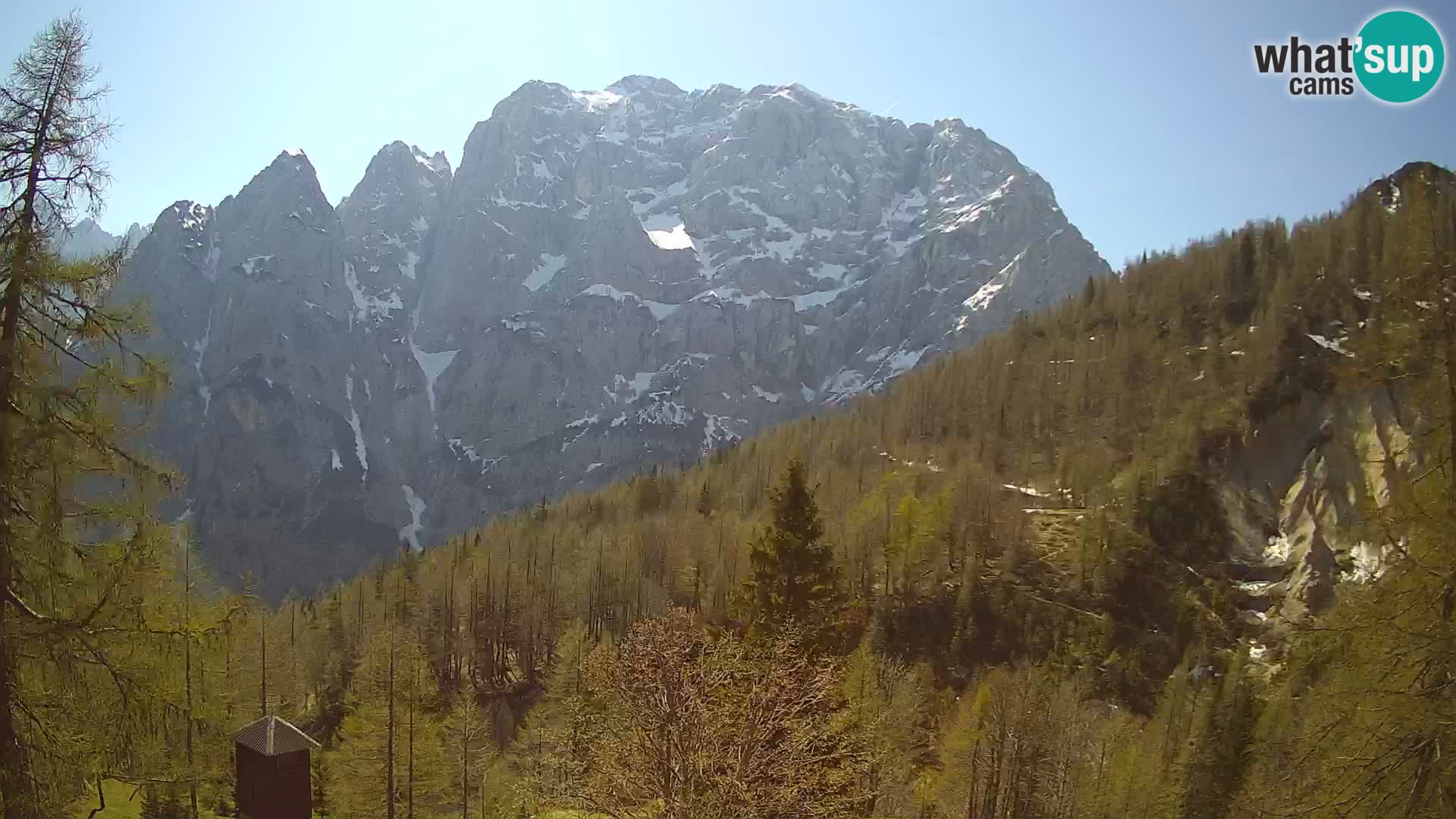 Vršič LIVE webcam Erjavčeva house – view to PRISOJNIK – Slovenia