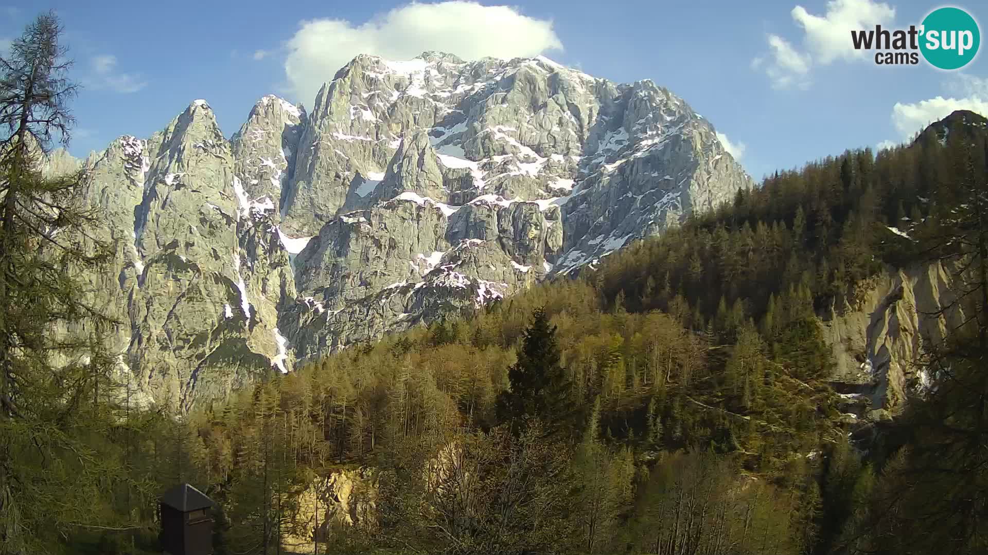 Vršič LIVE webcam casa Erjavčeva – vista sul PRISOJNIK – Slovenia