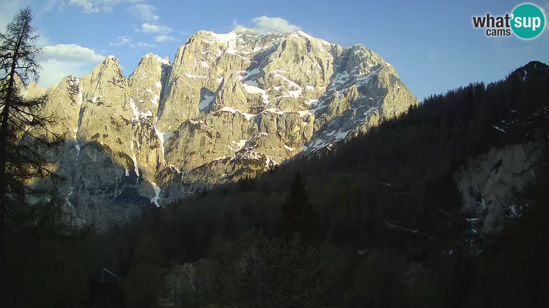 Vršič LIVE Webcam Haus Erjavčeva – Blick auf PRISOJNIK – Slowenien