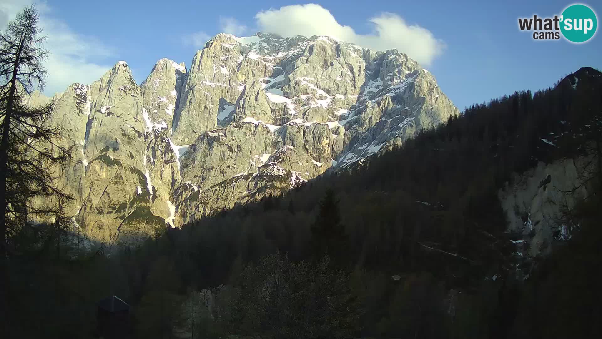 Webcam Vršič LIVE maison Erjavčeva – vue sur PRISOJNIK – Slovénie
