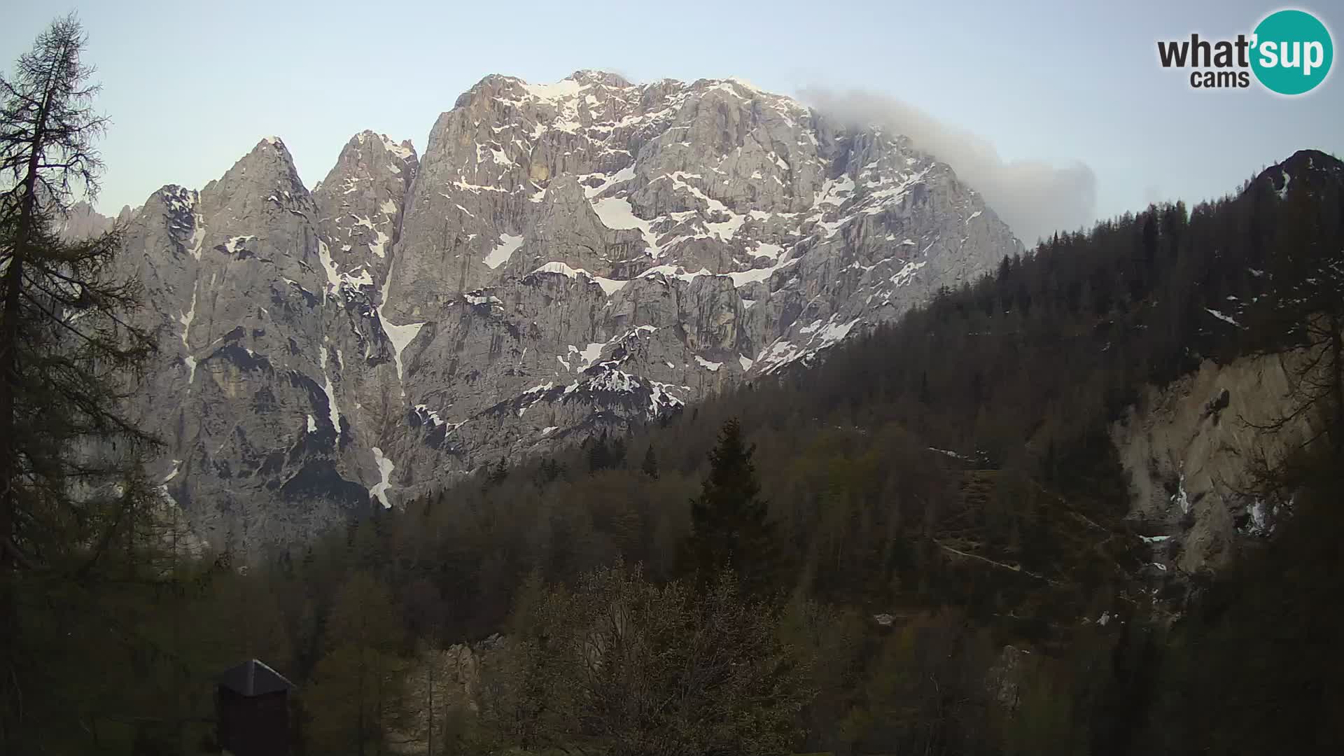 Vršič camera en vivo Casa Erjavčeva – vista a PRISOJNIK – Eslovenia