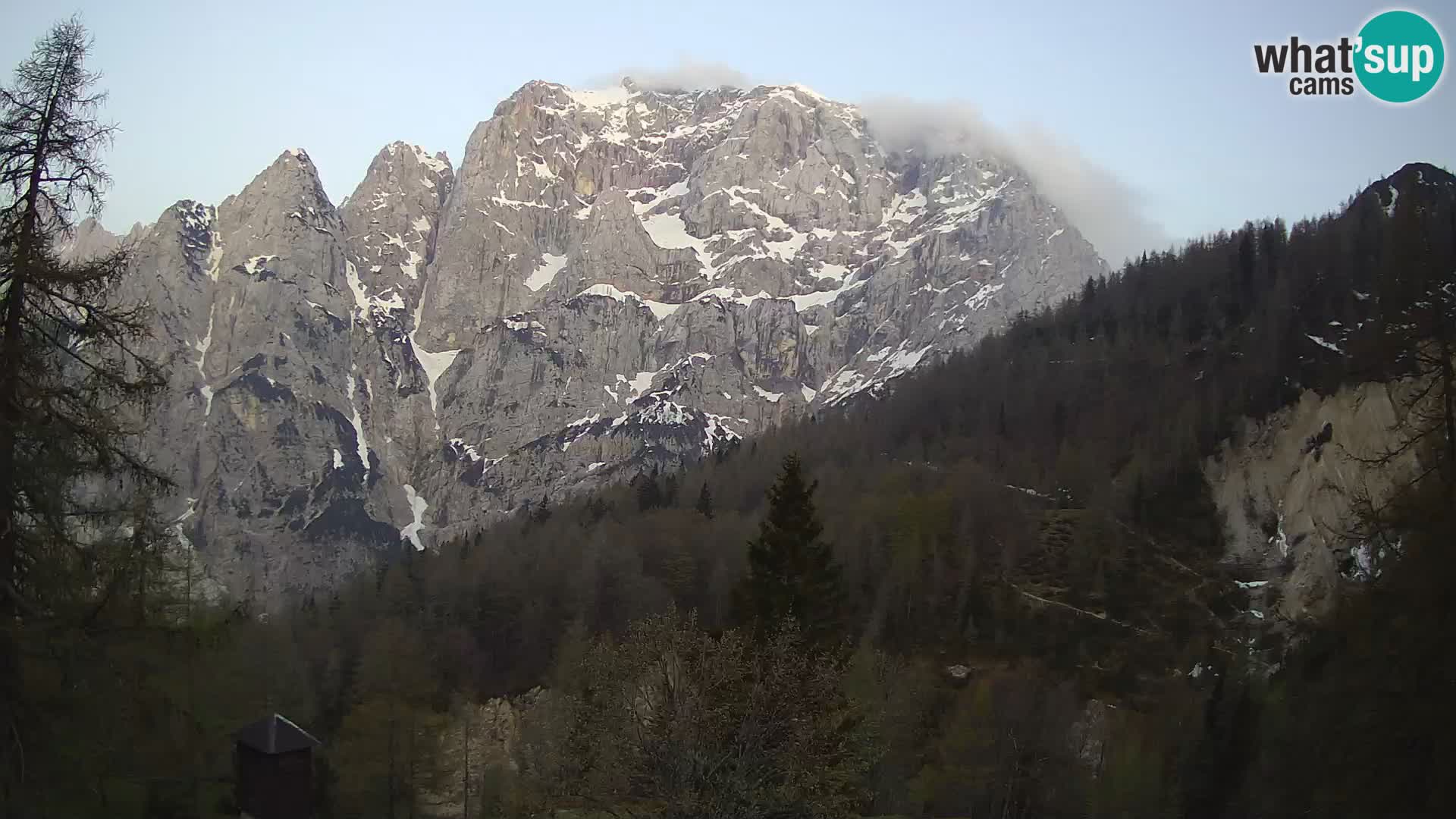 Webcam Vršič LIVE maison Erjavčeva – vue sur PRISOJNIK – Slovénie