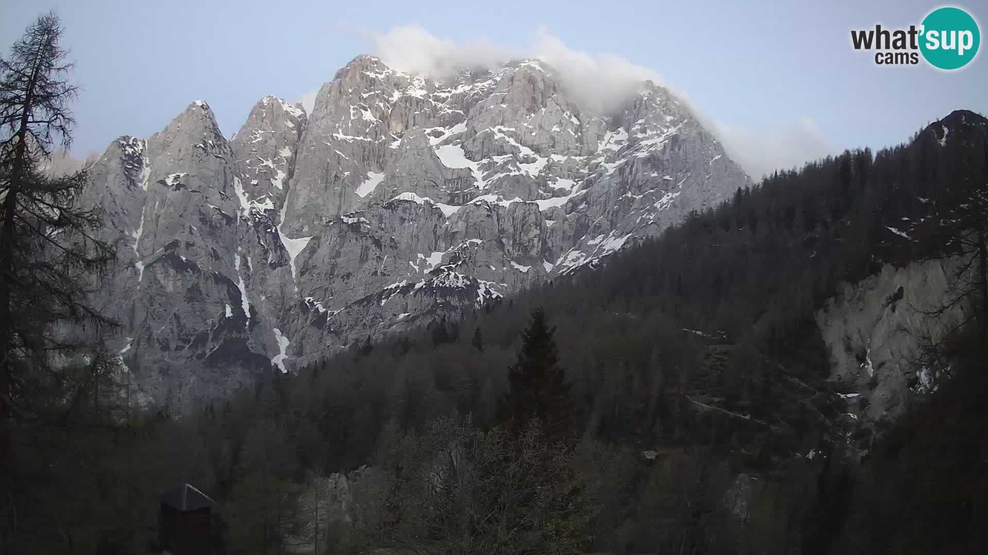 Vršič LIVE Webcam Haus Erjavčeva – Blick auf PRISOJNIK – Slowenien
