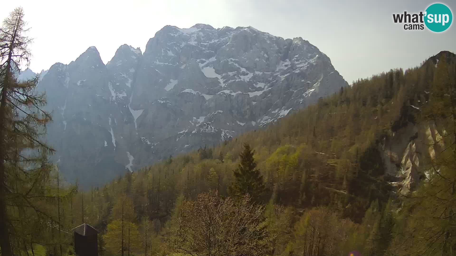 Vršič LIVE webcam casa Erjavčeva – vista sul PRISOJNIK – Slovenia