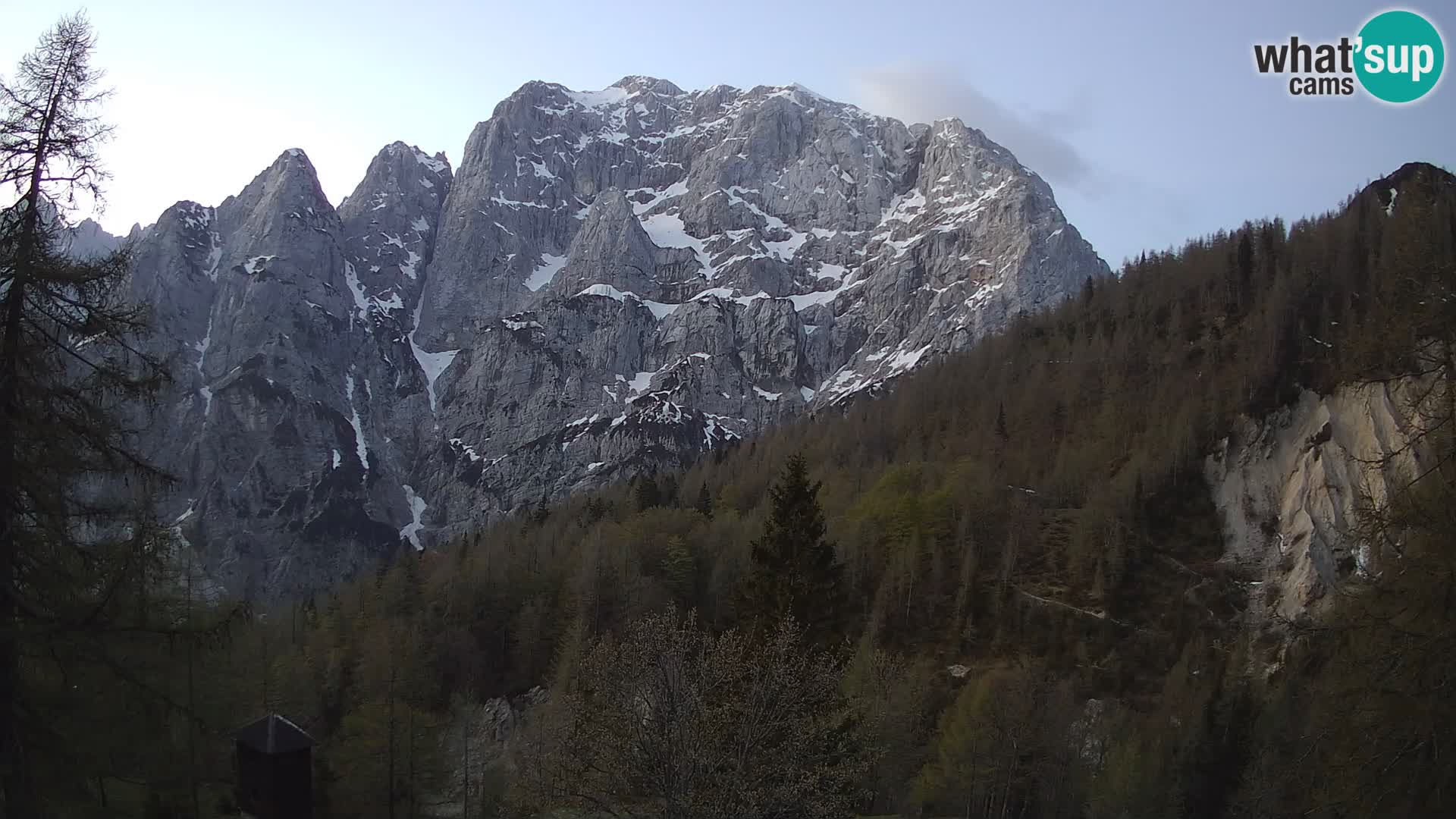 Vršič camera en vivo Casa Erjavčeva – vista a PRISOJNIK – Eslovenia