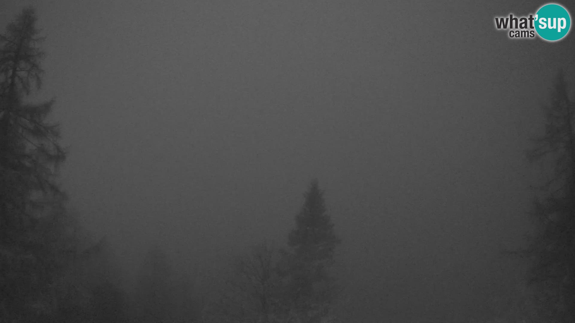 Vršič LIVE webcam Erjavčeva house – view to PRISOJNIK – Slovenia