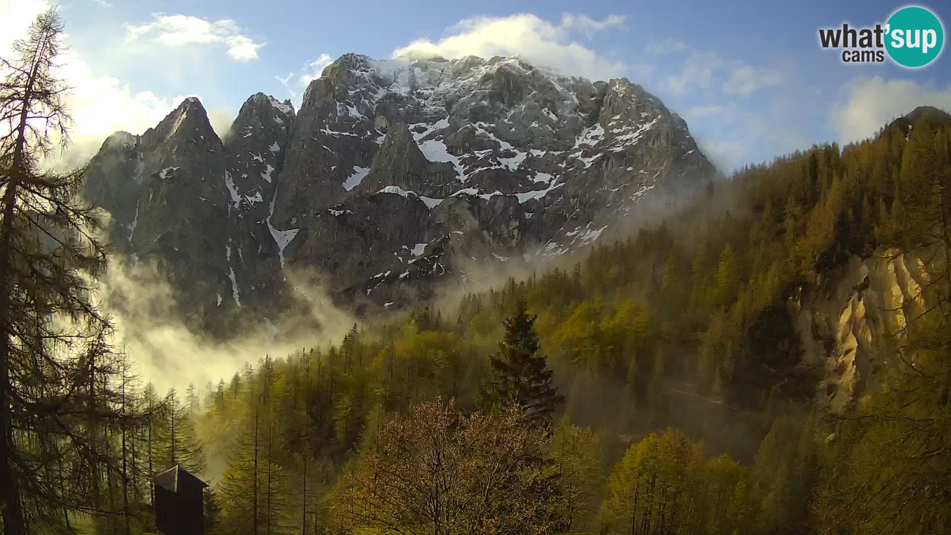 Vršič LIVE webcam Erjavčeva house – view to PRISOJNIK – Slovenia