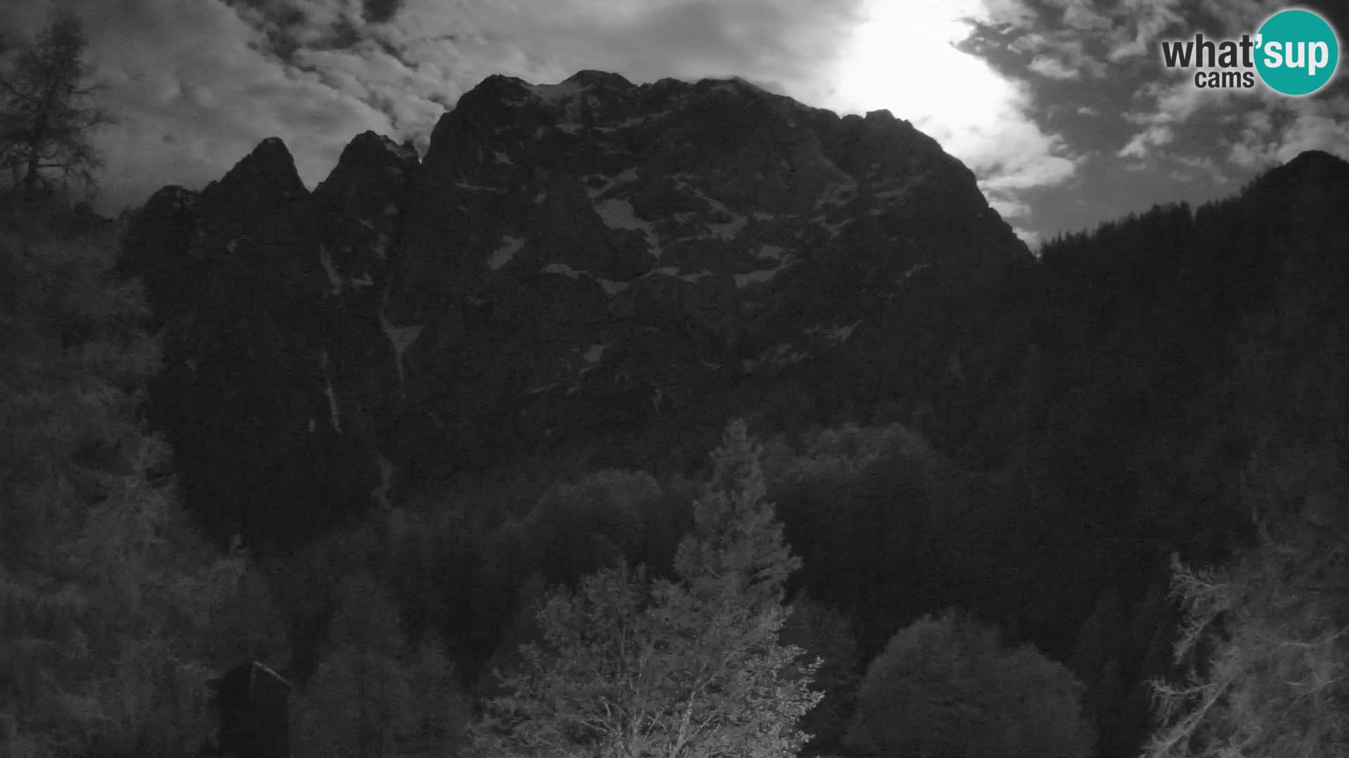 Webcam Vršič LIVE maison Erjavčeva – vue sur PRISOJNIK – Slovénie