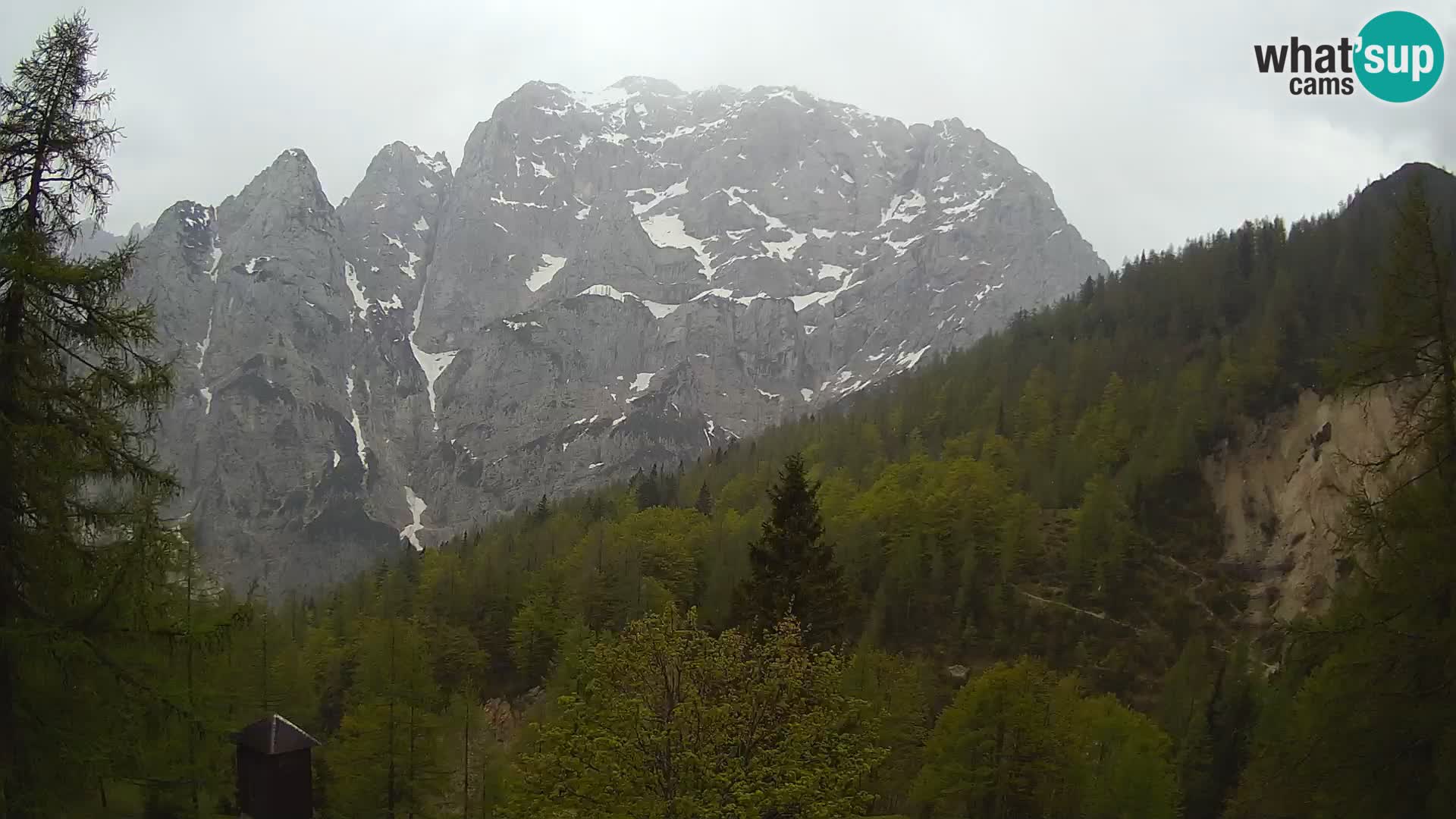Vršič LIVE webcam Erjavčeva house – view to PRISOJNIK – Slovenia