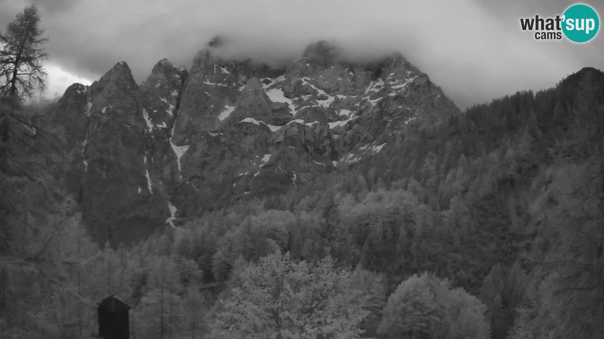 Vršič LIVE Webcam Haus Erjavčeva – Blick auf PRISOJNIK – Slowenien
