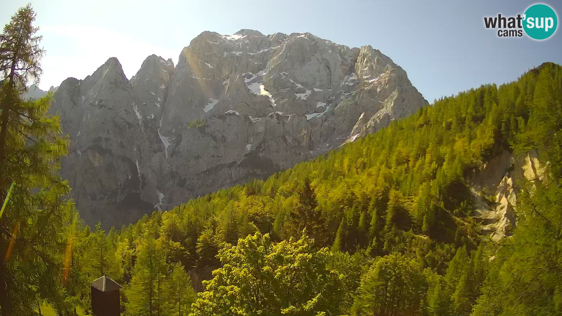 Vršič LIVE webcam Erjavčeva house – view to PRISOJNIK – Slovenia