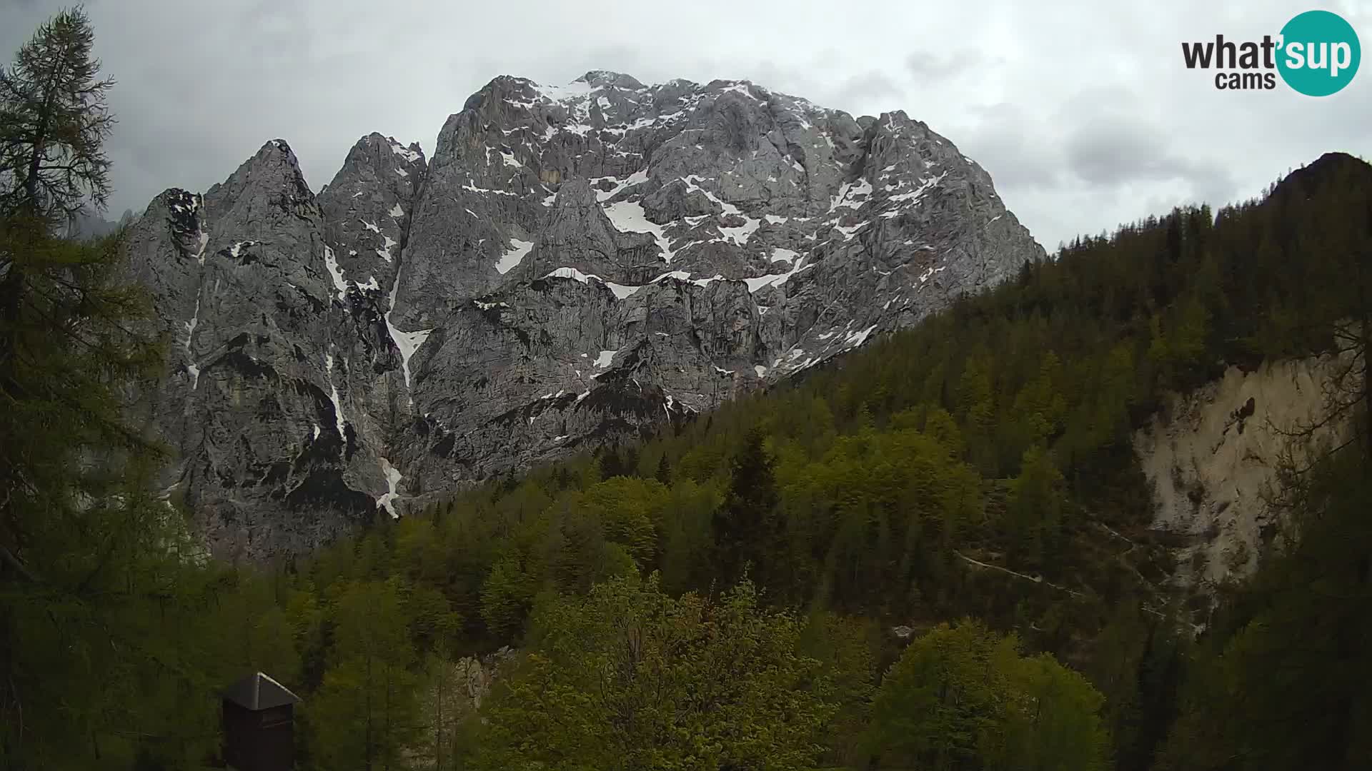 Vršič spletna kamera Erjavčeva hiša – pogled na PRISOJNIK