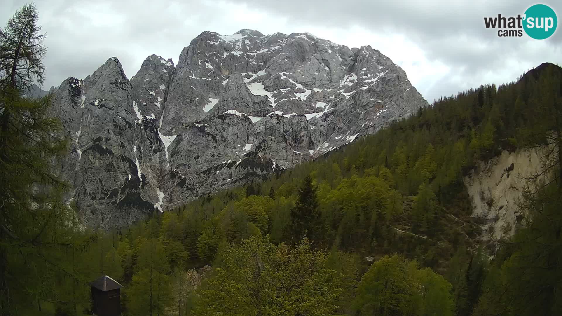 Vršič web kamera Erjavčeva kuća – view to PRISOJNIK – Slovenija