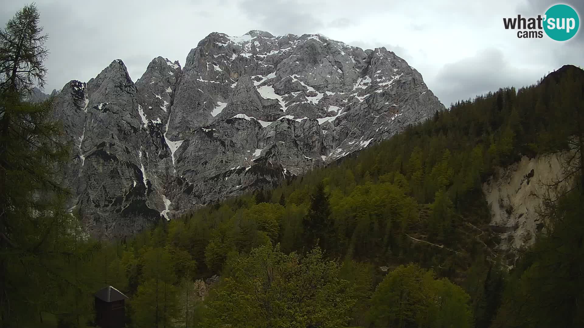 Vršič web kamera Erjavčeva kuća – view to PRISOJNIK – Slovenija