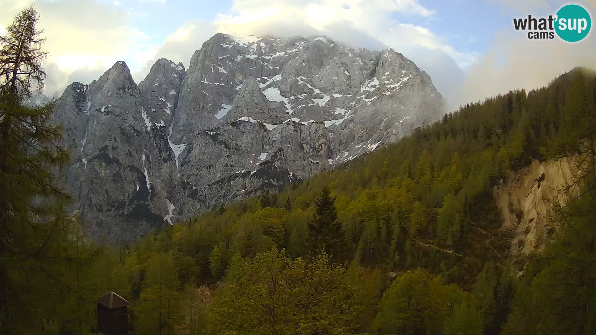 Vršič LIVE webcam casa Erjavčeva – vista sul PRISOJNIK – Slovenia