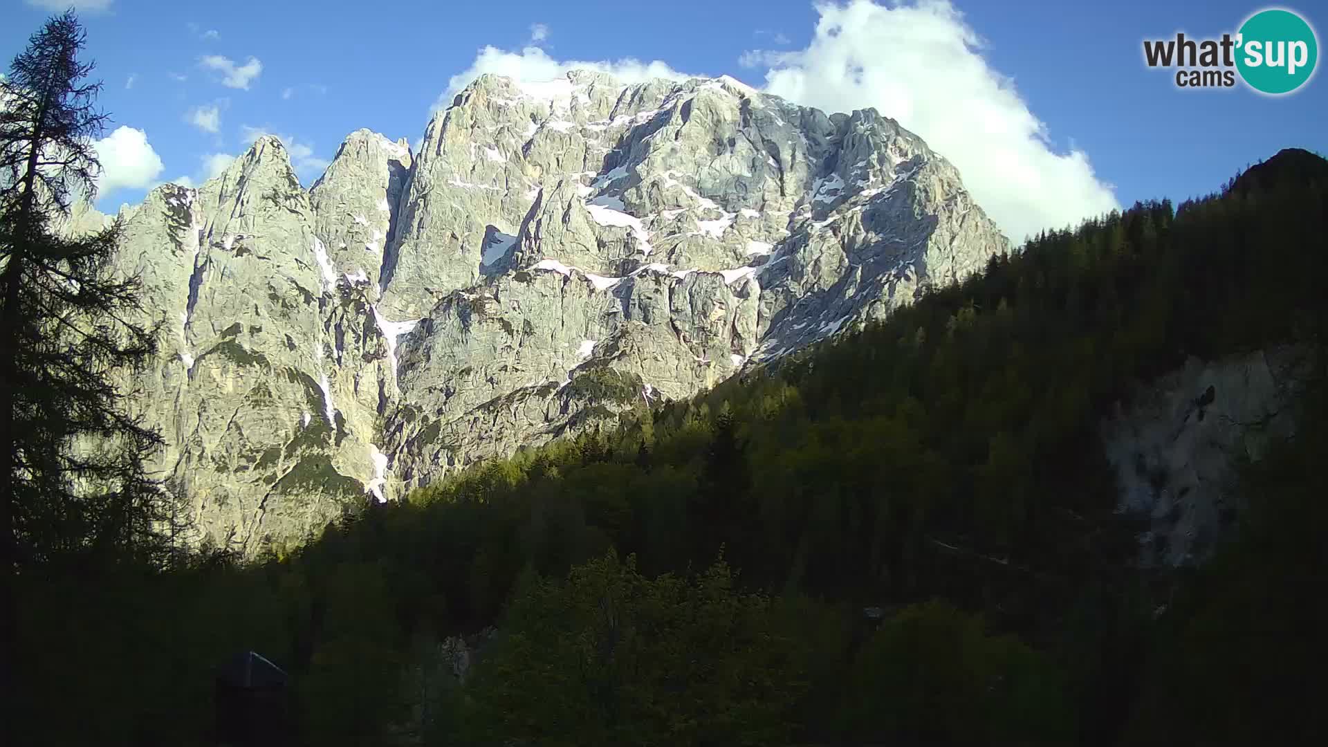 Vršič LIVE webcam casa Erjavčeva – vista sul PRISOJNIK – Slovenia
