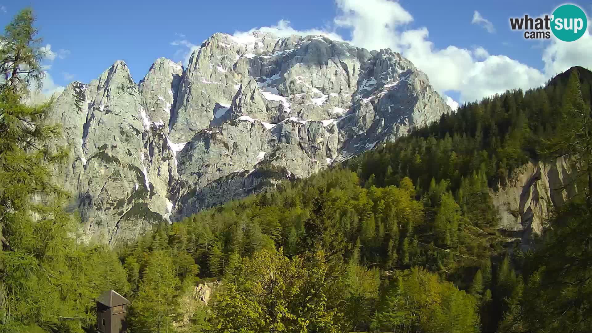 Vršič LIVE webcam Erjavčeva house – view to PRISOJNIK – Slovenia