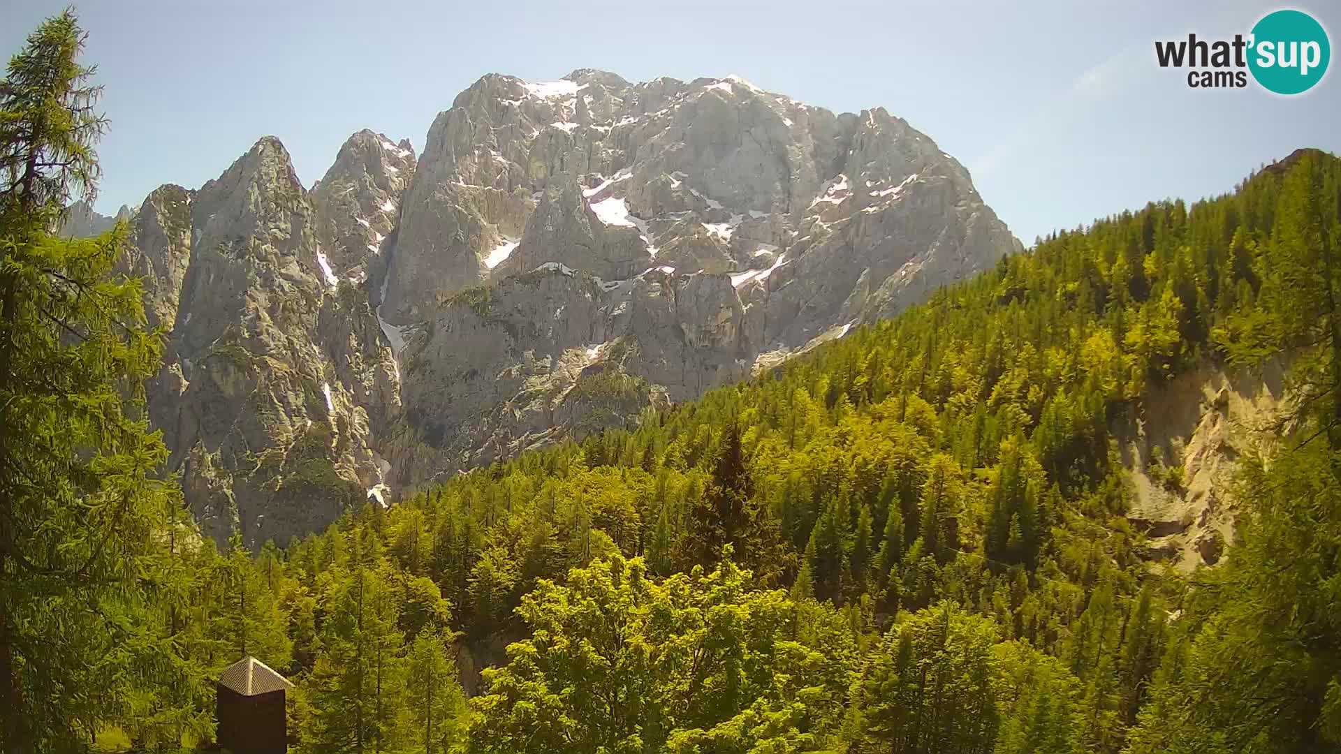 Vršič LIVE webcam Erjavčeva house – view to PRISOJNIK – Slovenia
