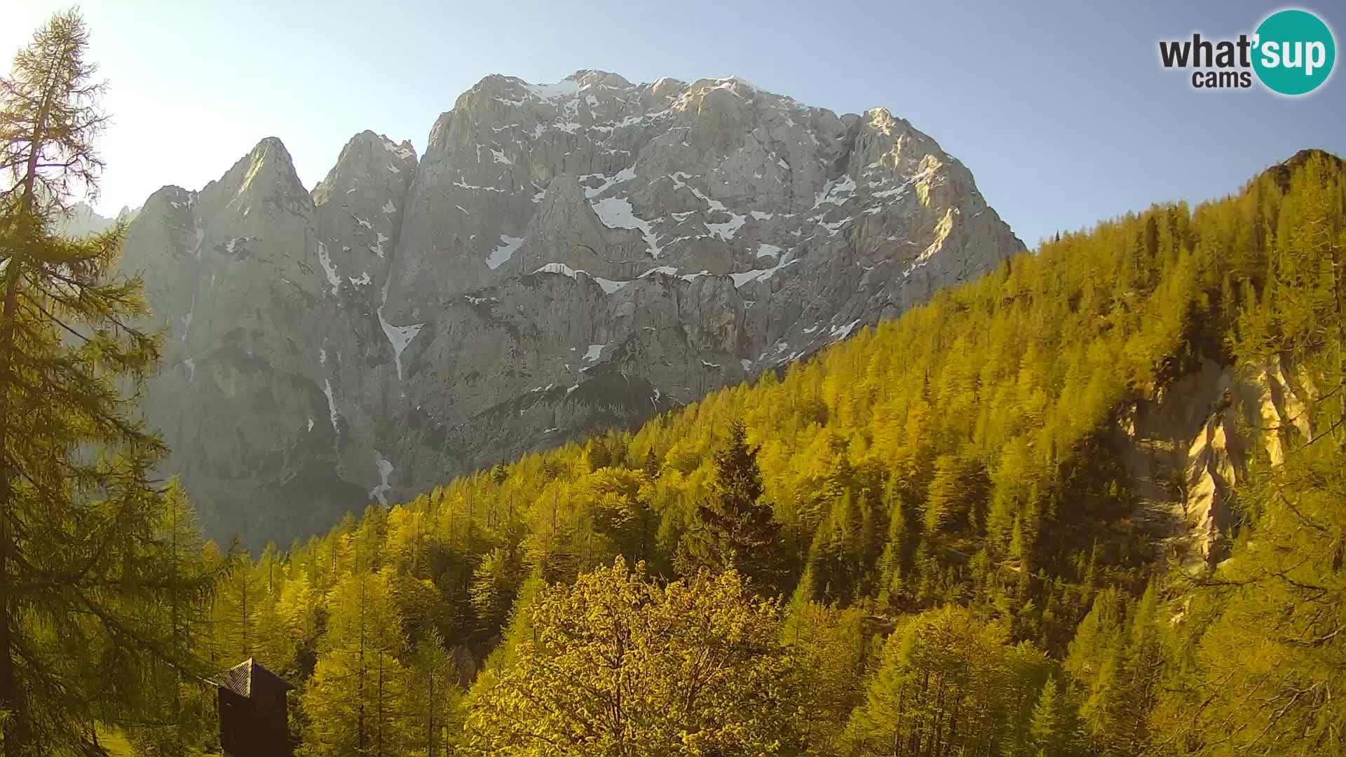 Vršič LIVE webcam casa Erjavčeva – vista sul PRISOJNIK – Slovenia