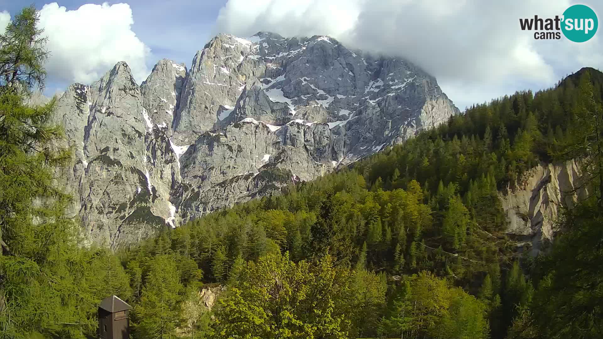 Vršič LIVE webcam Erjavčeva house – view to PRISOJNIK – Slovenia