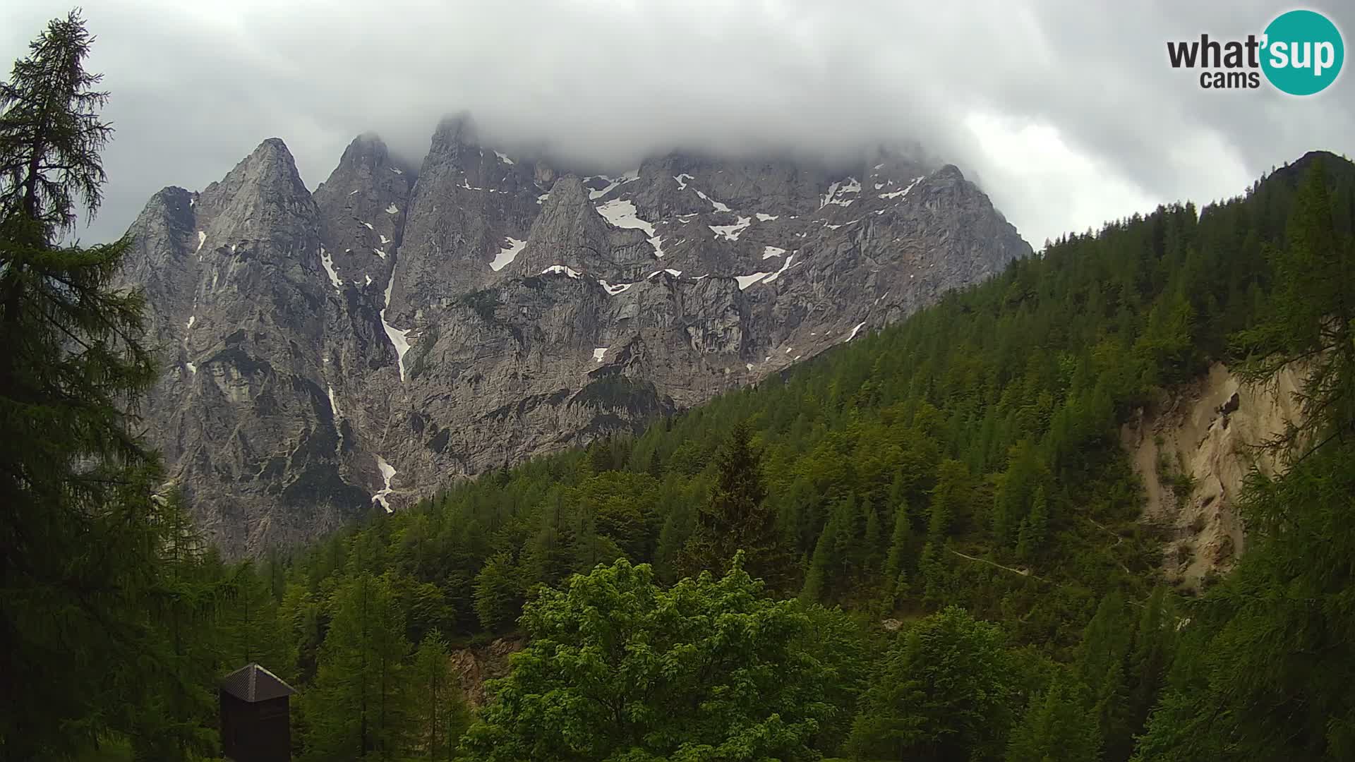 Vršič LIVE webcam casa Erjavčeva – vista sul PRISOJNIK – Slovenia