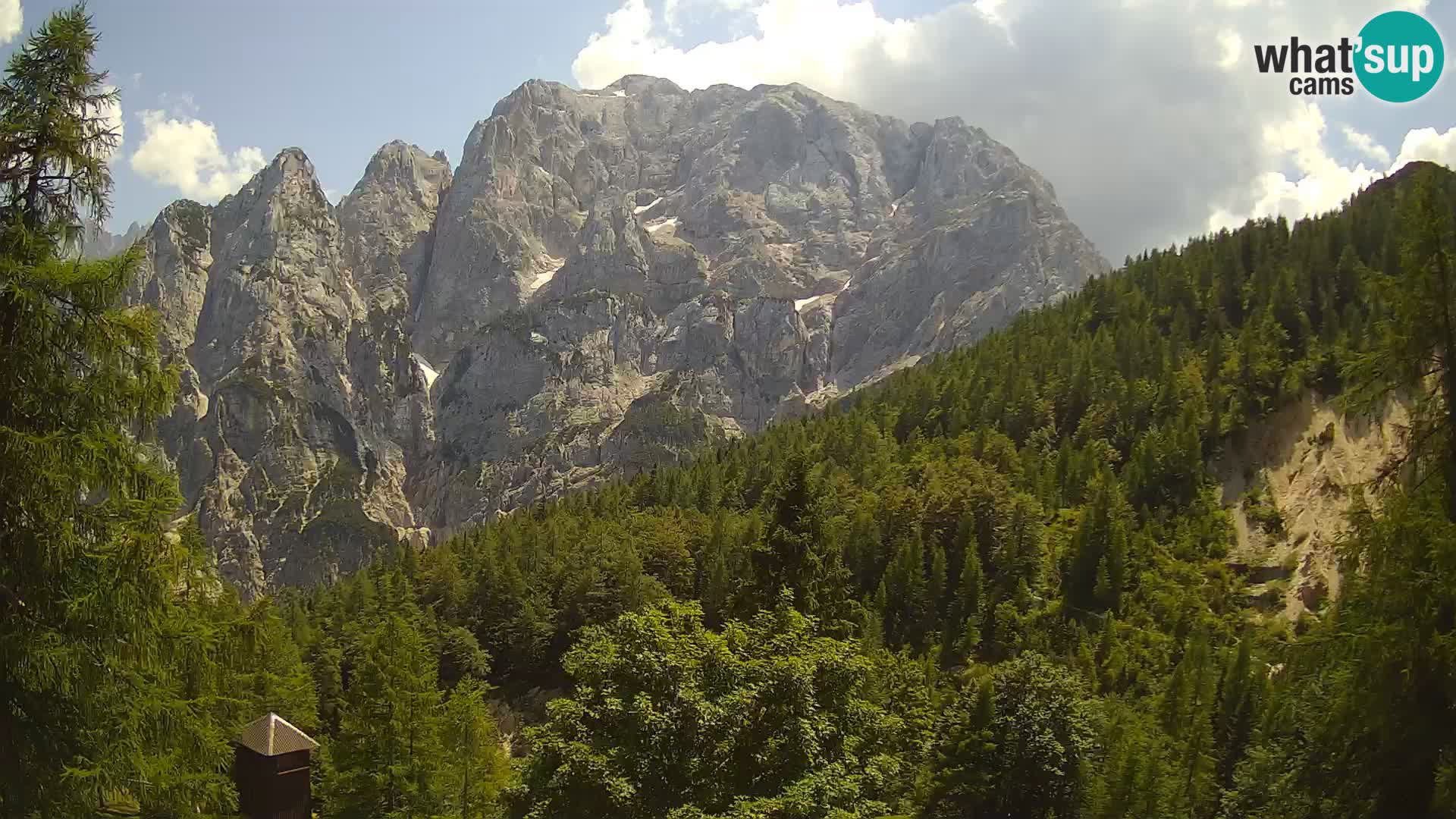 Vršič LIVE webcam Erjavčeva house – view to PRISOJNIK – Slovenia
