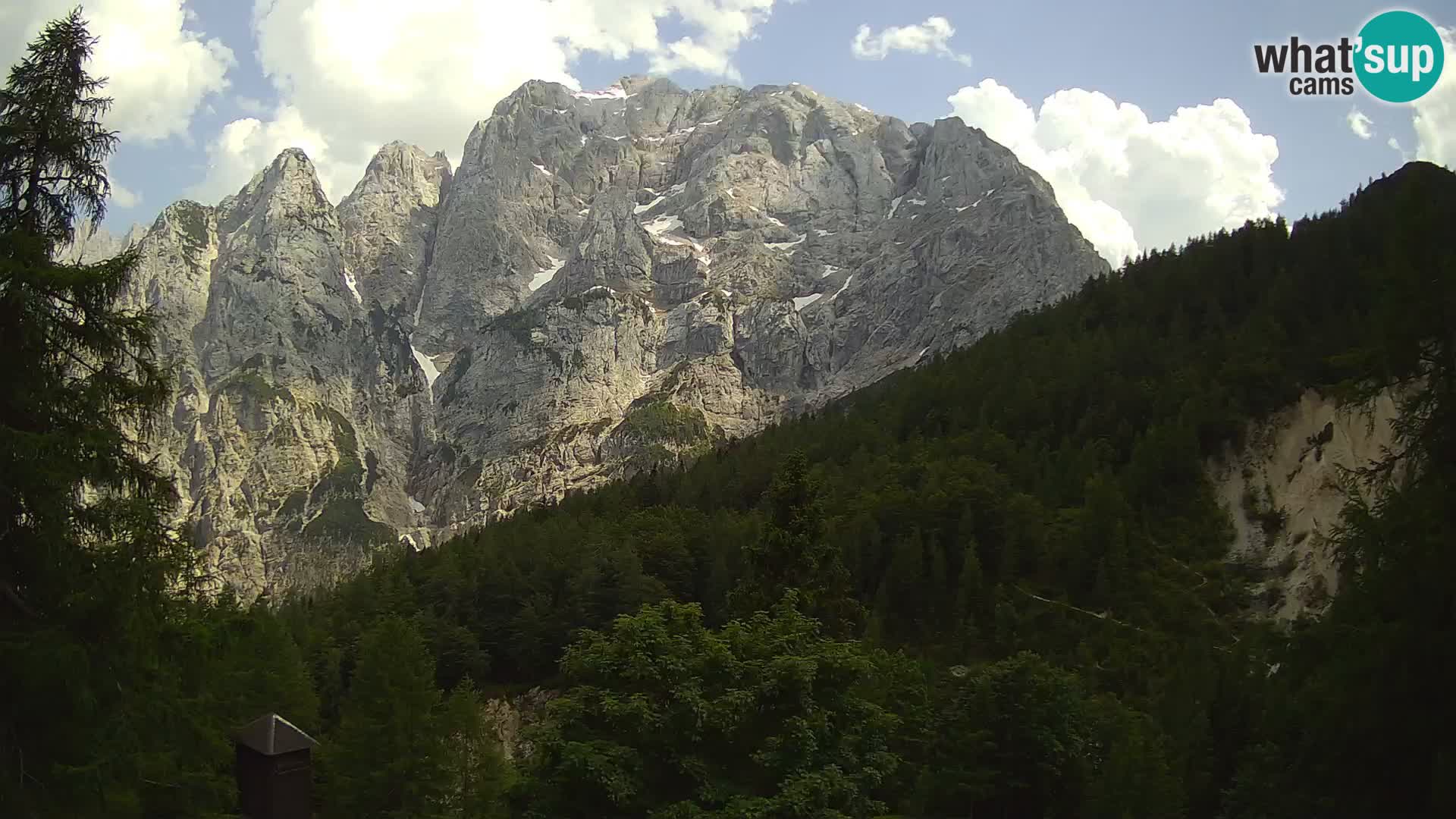 Vršič LIVE webcam Erjavčeva house – view to PRISOJNIK – Slovenia