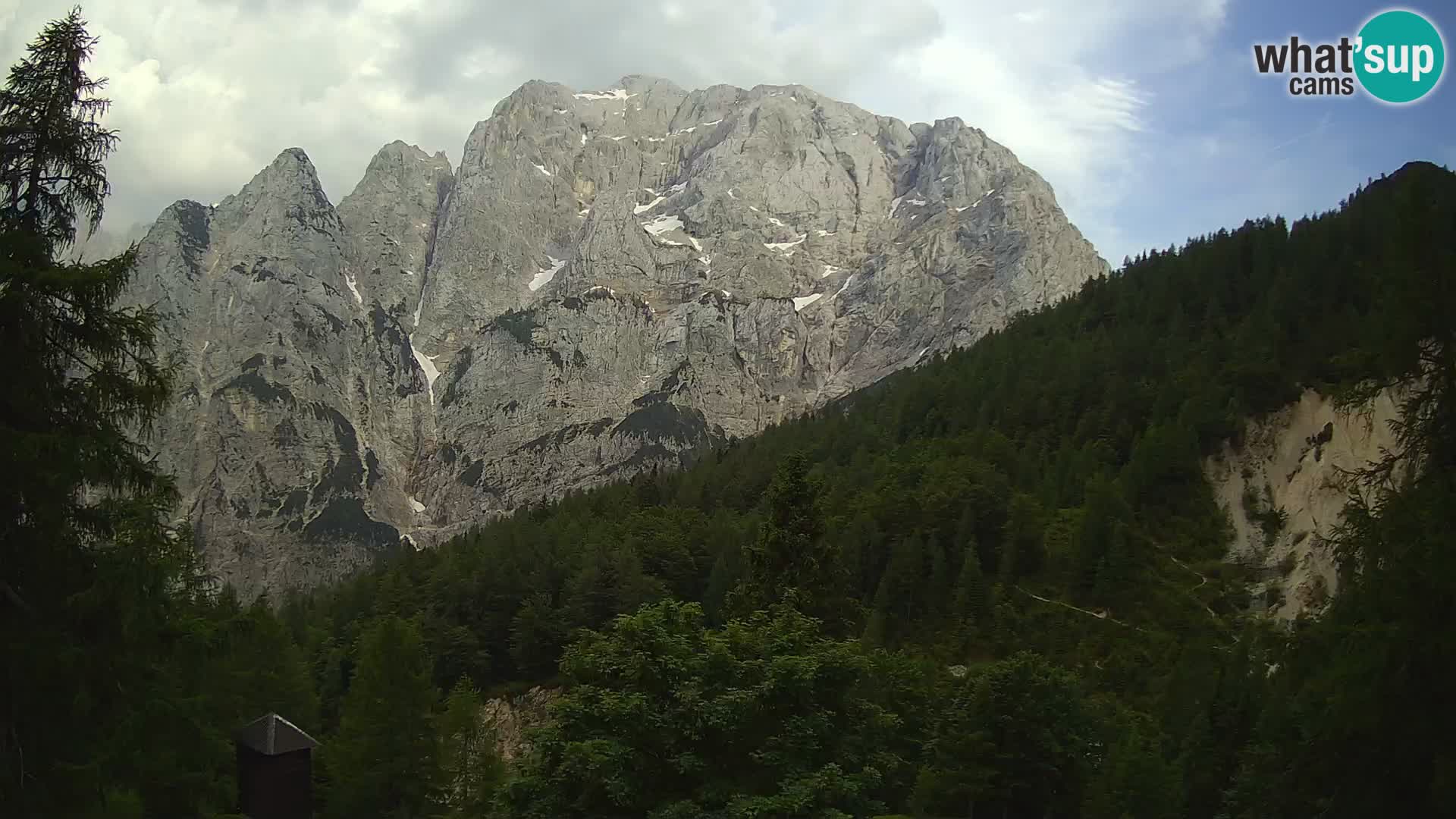 Vršič LIVE webcam Erjavčeva house – view to PRISOJNIK – Slovenia