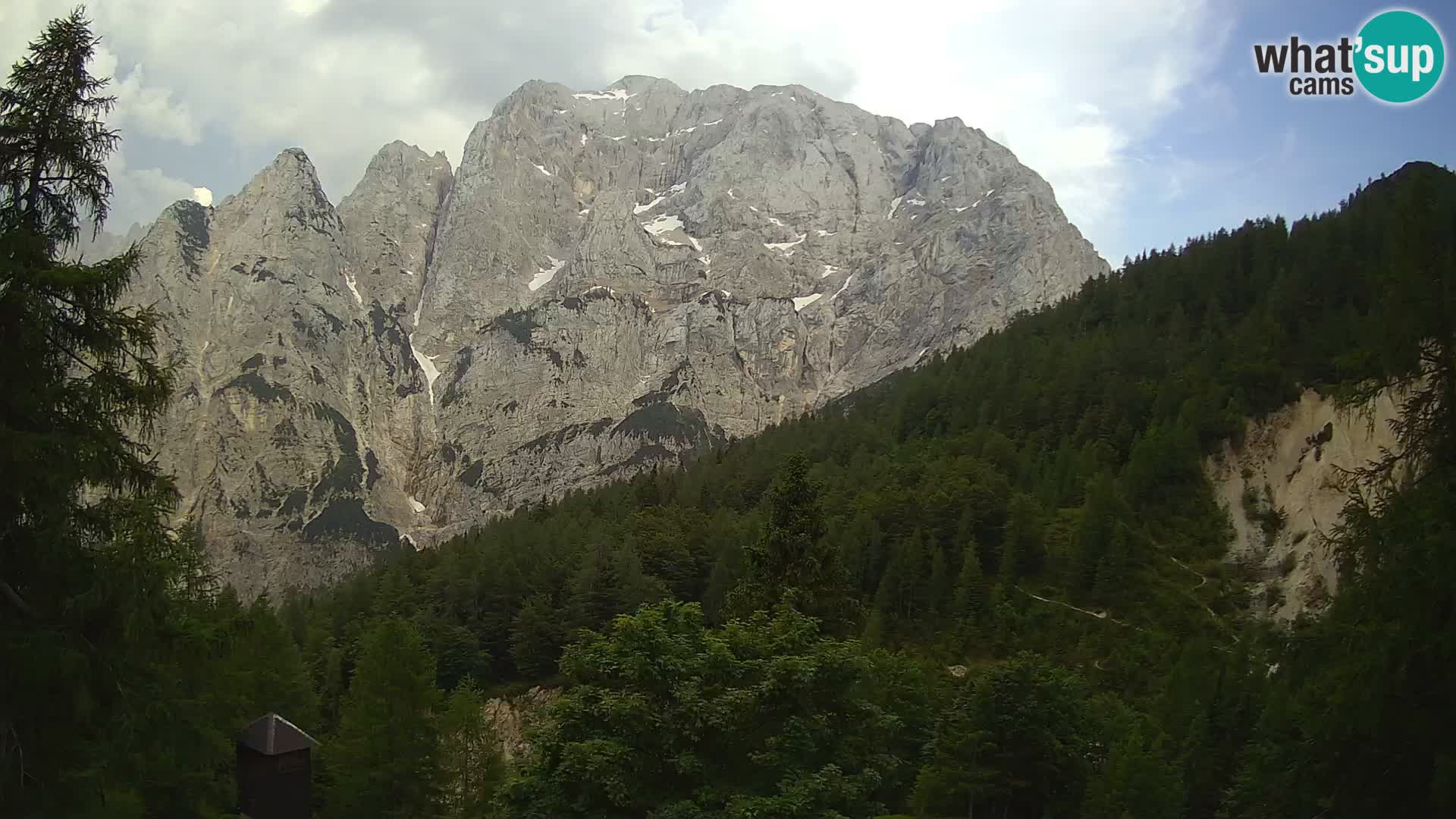 Vršič LIVE webcam Erjavčeva house – view to PRISOJNIK – Slovenia