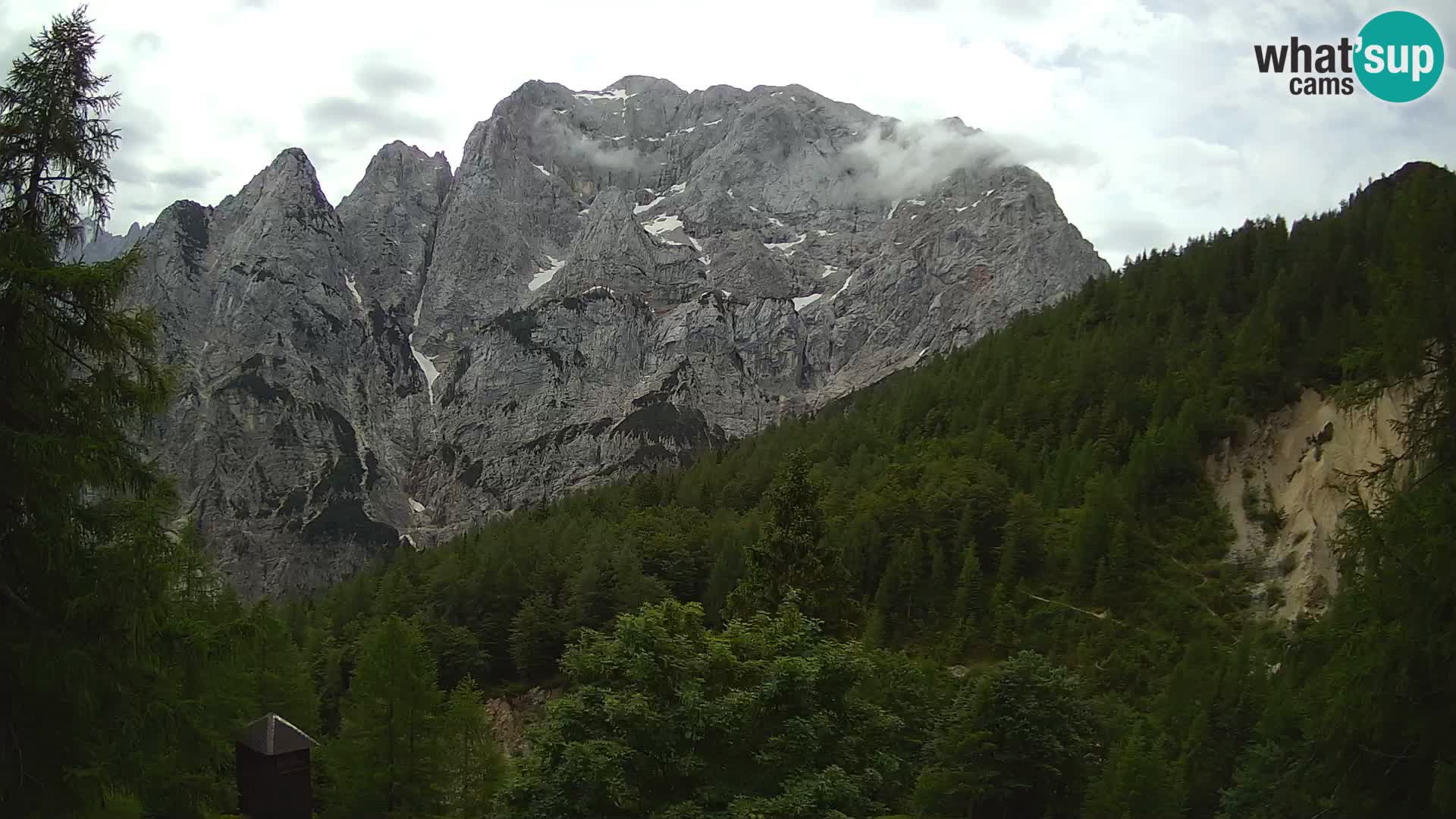 Vršič LIVE webcam casa Erjavčeva – vista sul PRISOJNIK – Slovenia