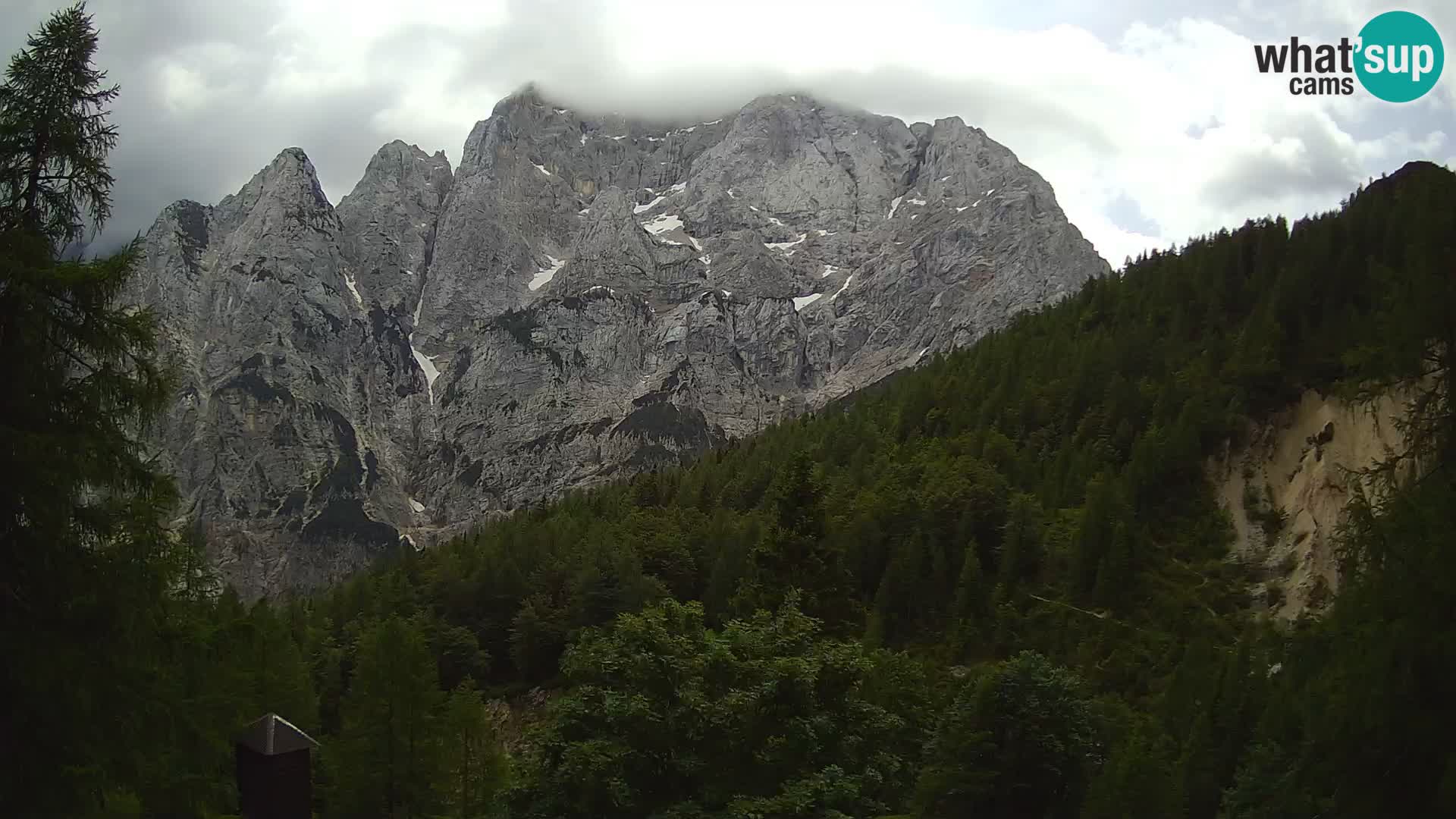 Vršič LIVE webcam casa Erjavčeva – vista sul PRISOJNIK – Slovenia