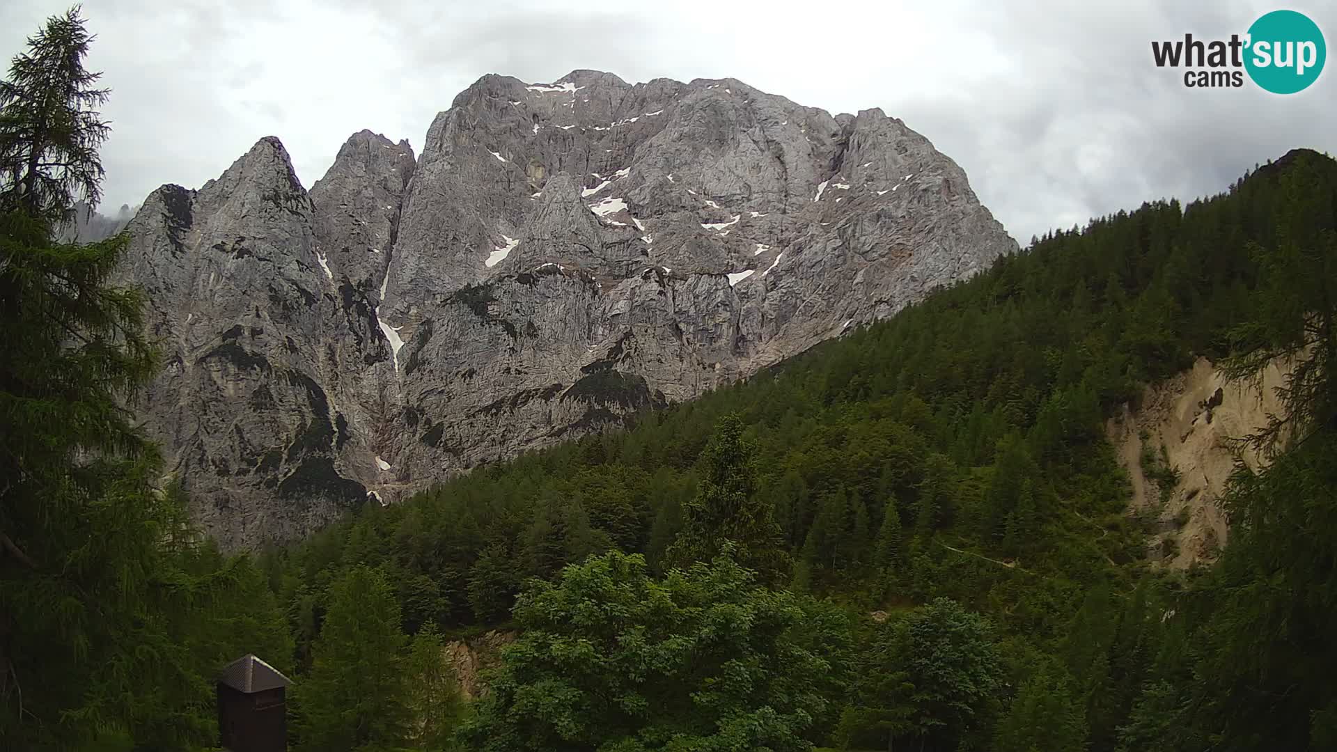 Vršič spletna kamera Erjavčeva hiša – pogled na PRISOJNIK