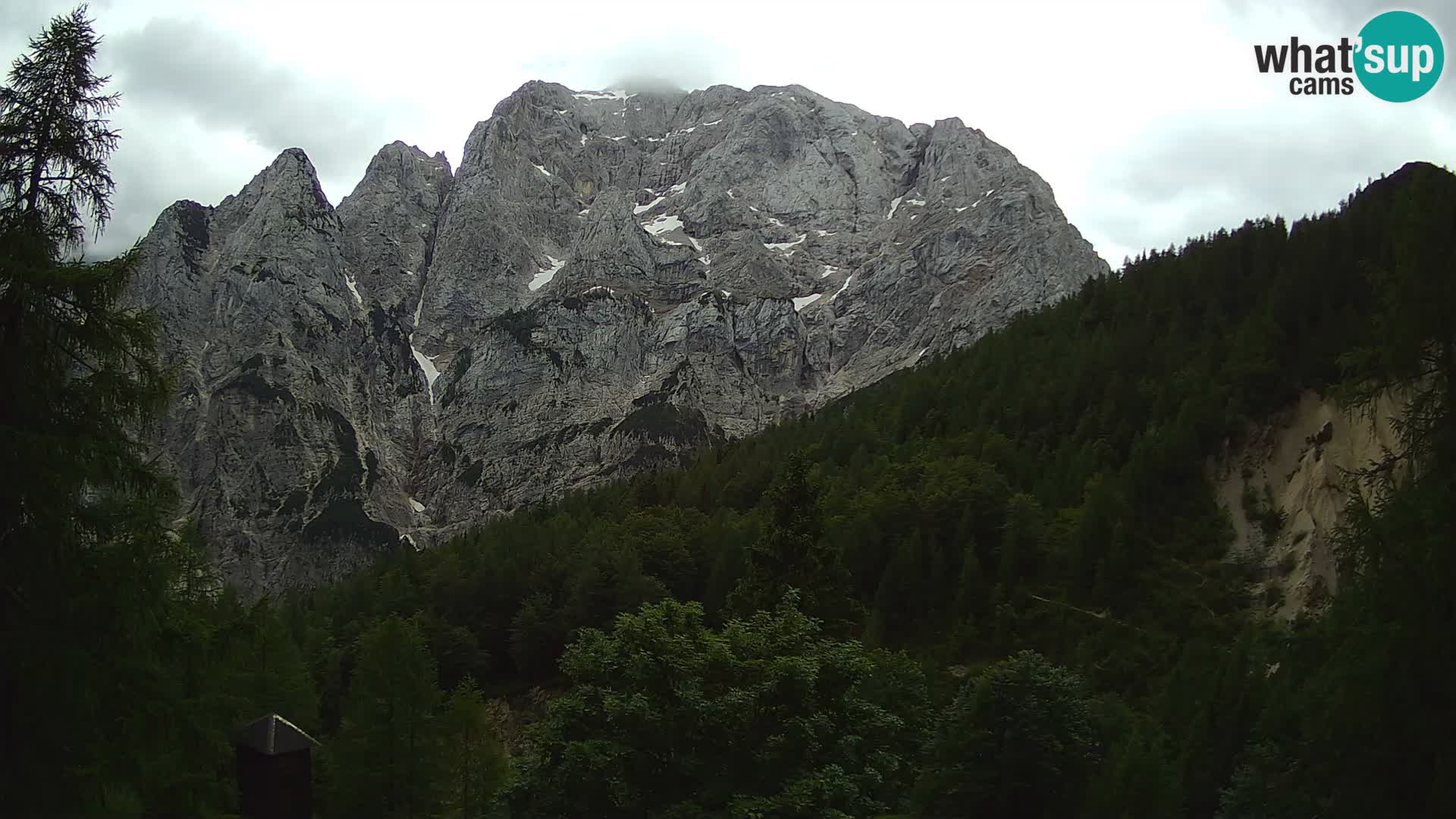 Vršič web kamera Erjavčeva kuća – view to PRISOJNIK – Slovenija