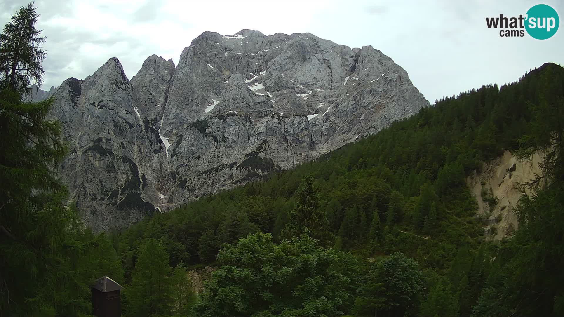 Vršič LIVE webcam casa Erjavčeva – vista sul PRISOJNIK – Slovenia