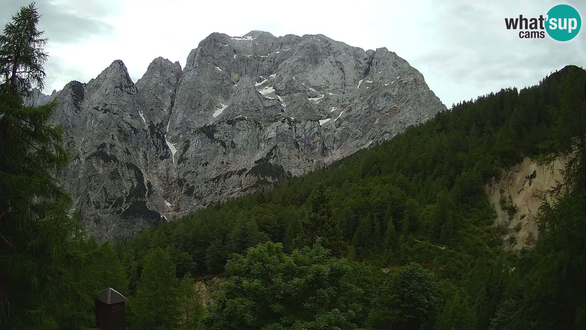 Vršič web kamera Erjavčeva kuća – view to PRISOJNIK – Slovenija