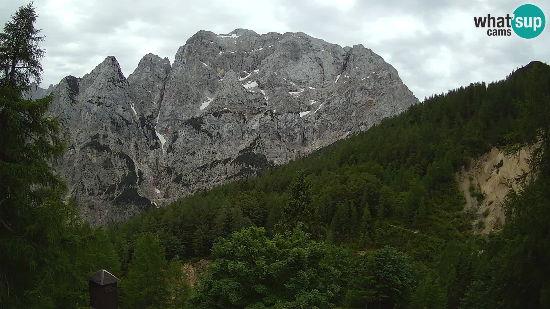 Vršič LIVE webcam casa Erjavčeva – vista sul PRISOJNIK – Slovenia