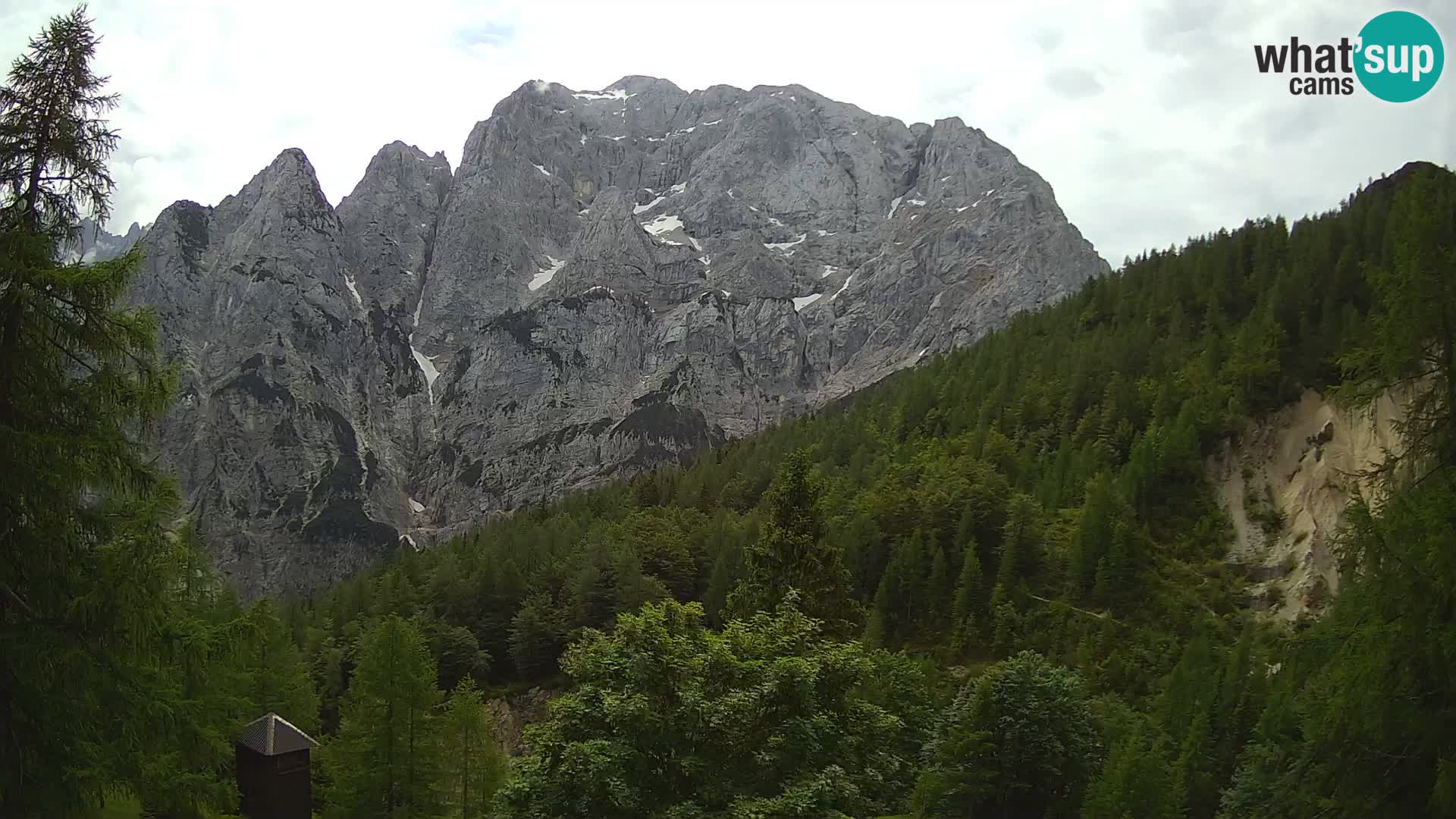 Vršič LIVE webcam casa Erjavčeva – vista sul PRISOJNIK – Slovenia