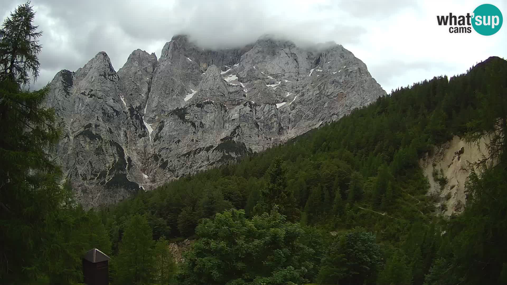 Vršič LIVE webcam casa Erjavčeva – vista sul PRISOJNIK – Slovenia