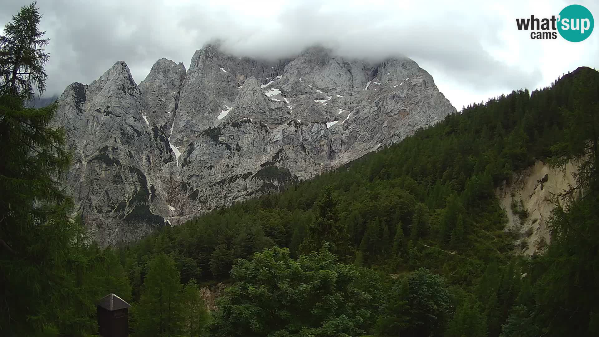 Vršič LIVE webcam casa Erjavčeva – vista sul PRISOJNIK – Slovenia