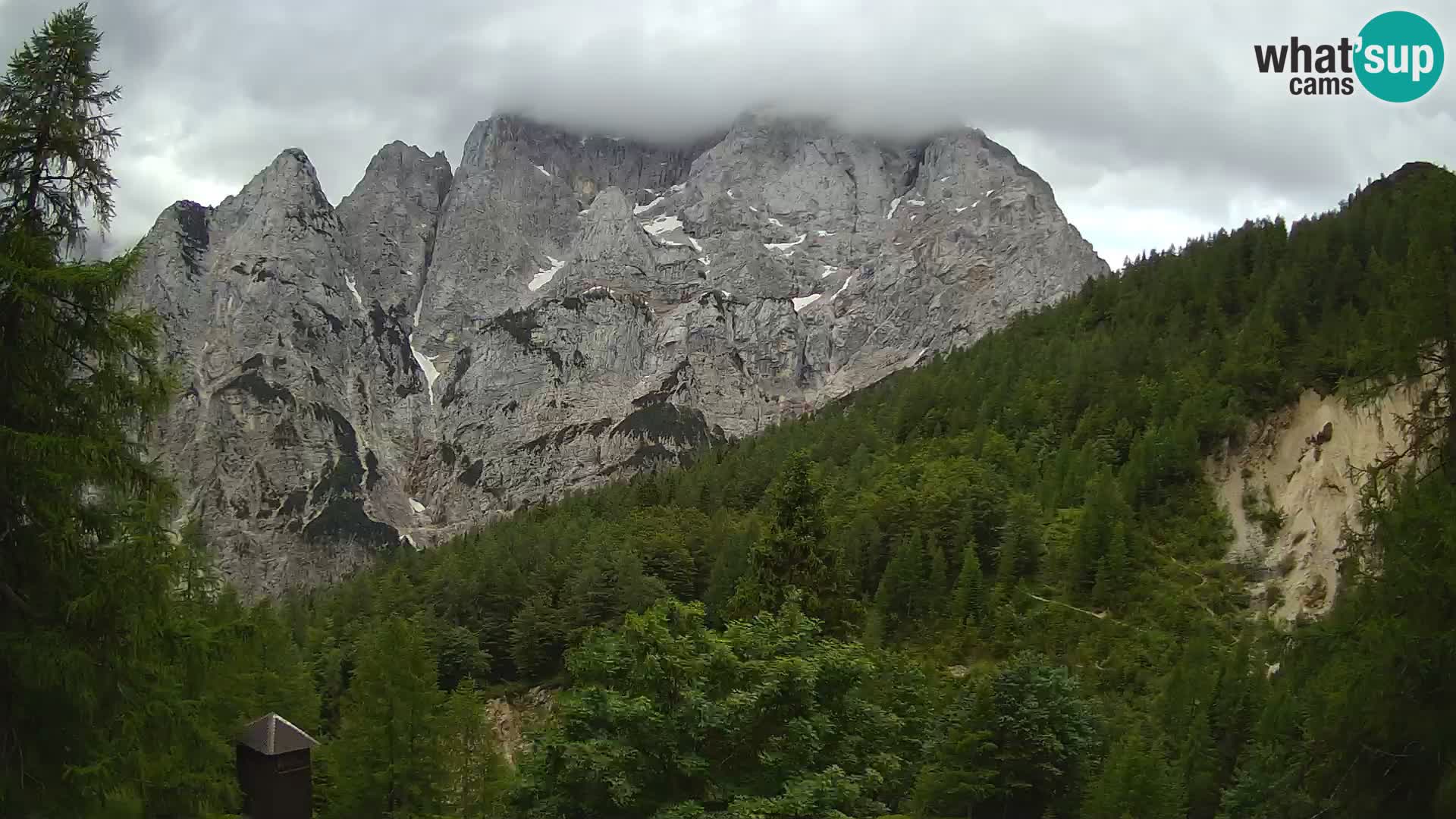 Vršič spletna kamera Erjavčeva hiša – pogled na PRISOJNIK
