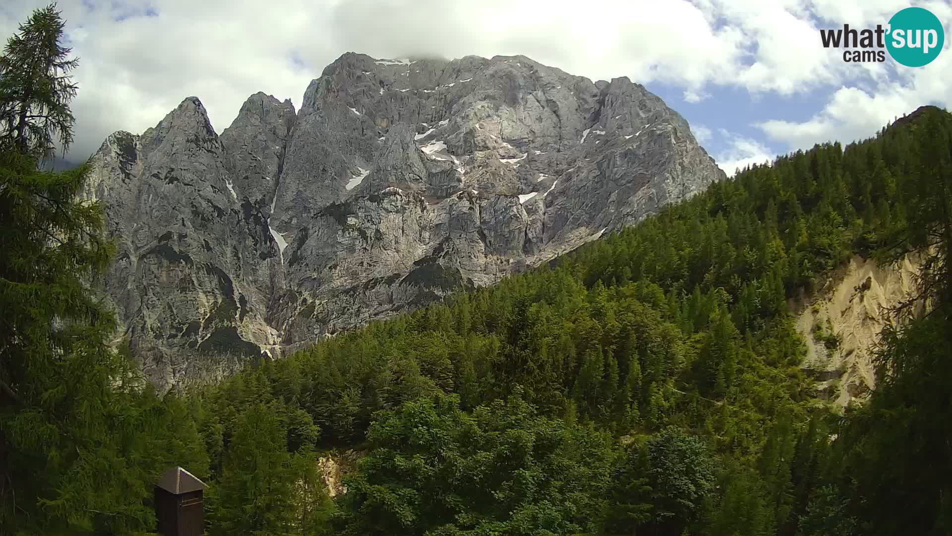 Vršič web kamera Erjavčeva kuća – view to PRISOJNIK – Slovenija