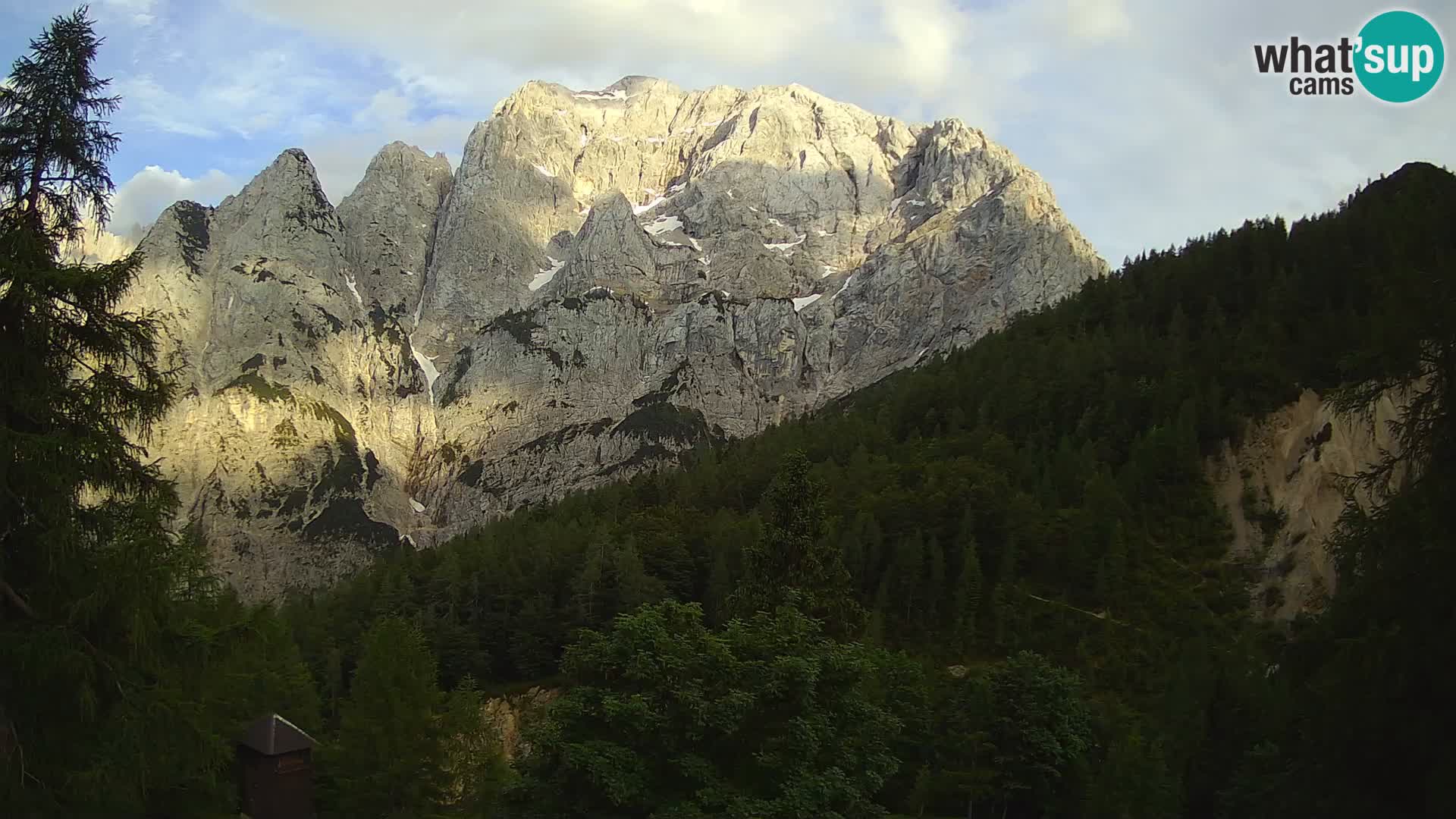 Webcam Vršič LIVE maison Erjavčeva – vue sur PRISOJNIK – Slovénie