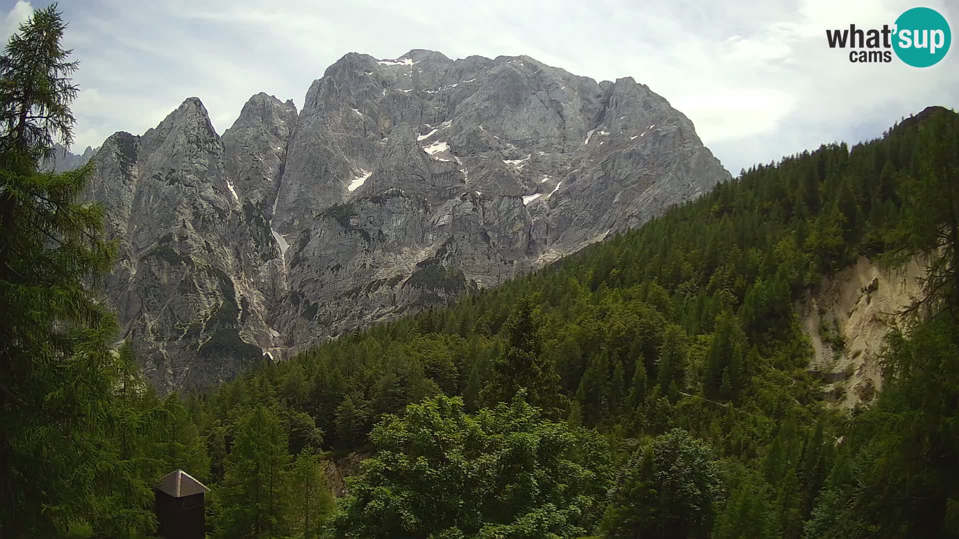 Vršič LIVE webcam Erjavčeva house – view to PRISOJNIK – Slovenia