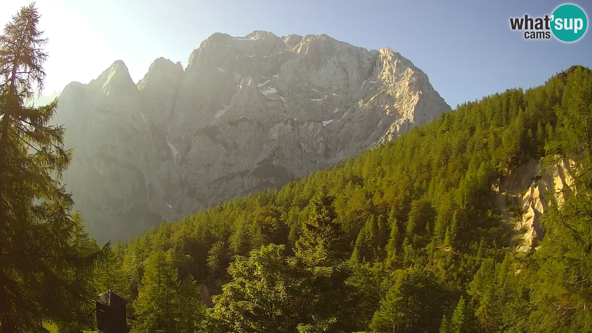 Vršič LIVE Webcam Haus Erjavčeva – Blick auf PRISOJNIK – Slowenien