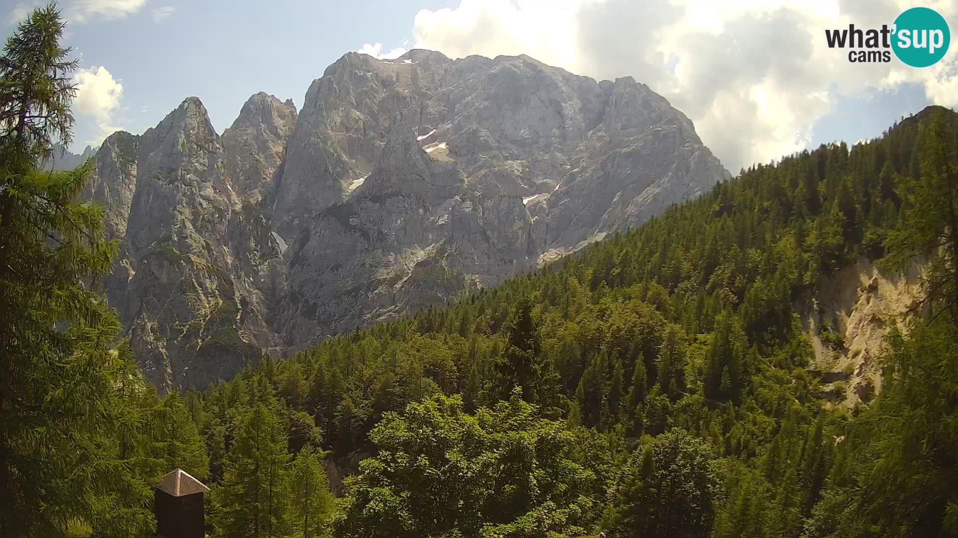 Vršič LIVE webcam Erjavčeva house – view to PRISOJNIK – Slovenia