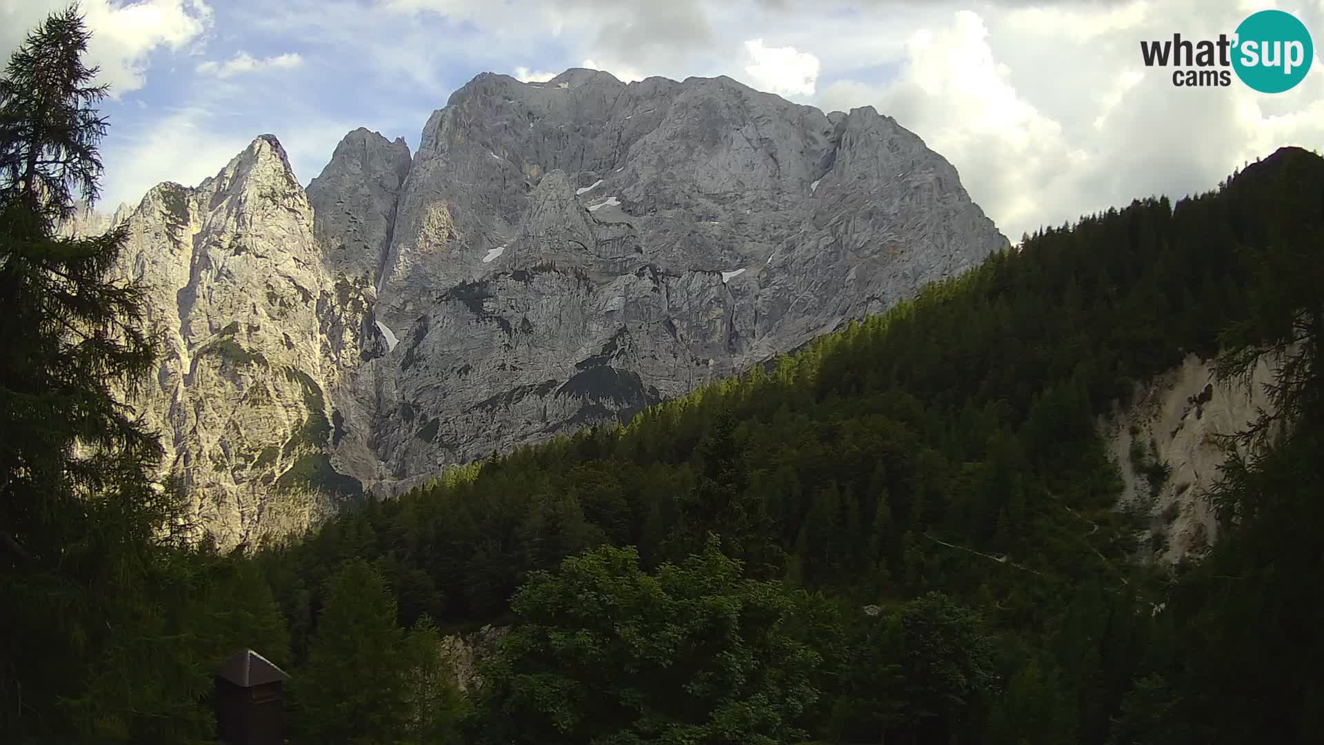 Vršič web kamera Erjavčeva kuća – view to PRISOJNIK – Slovenija