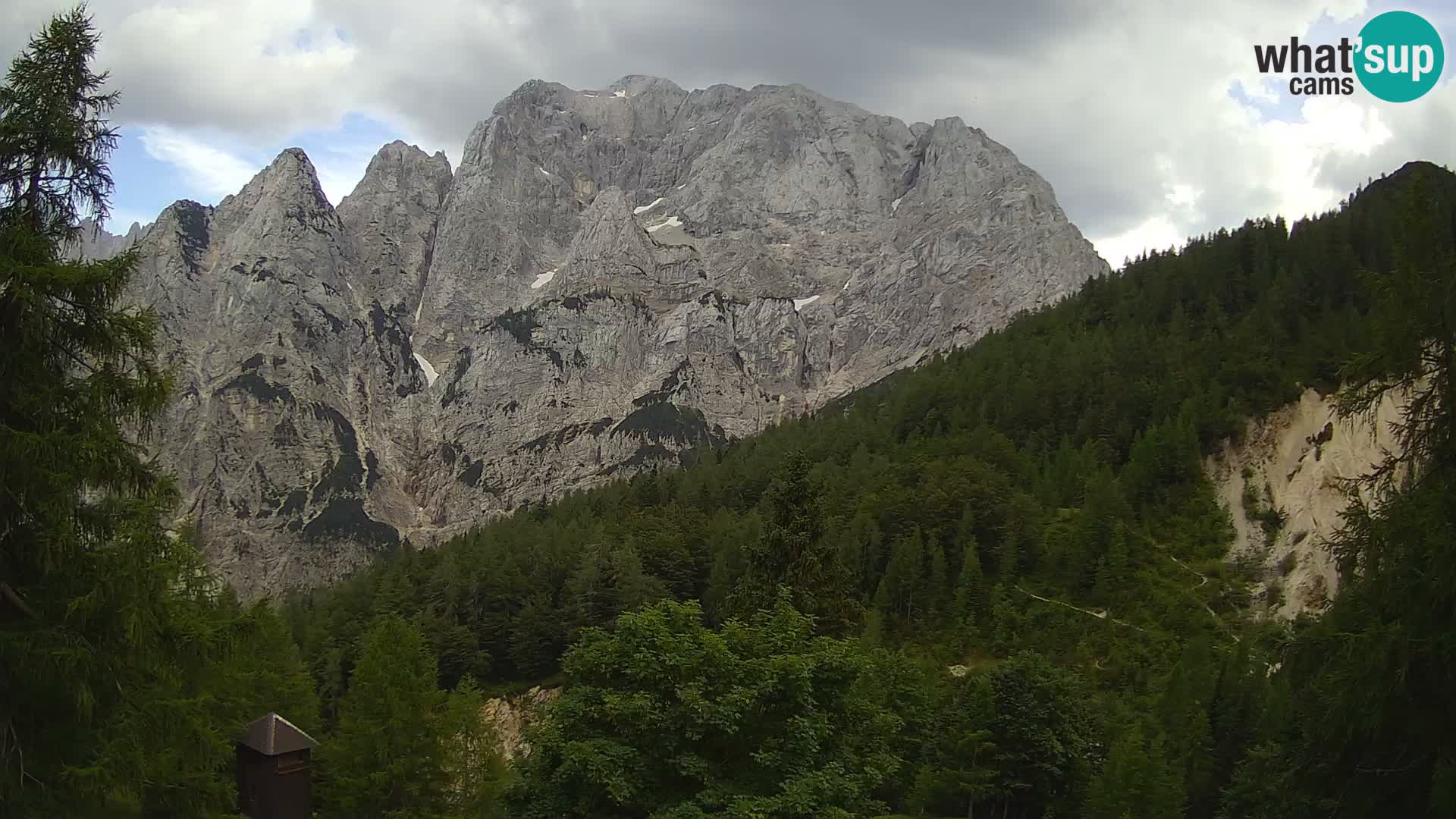 Vršič web kamera Erjavčeva kuća – view to PRISOJNIK – Slovenija